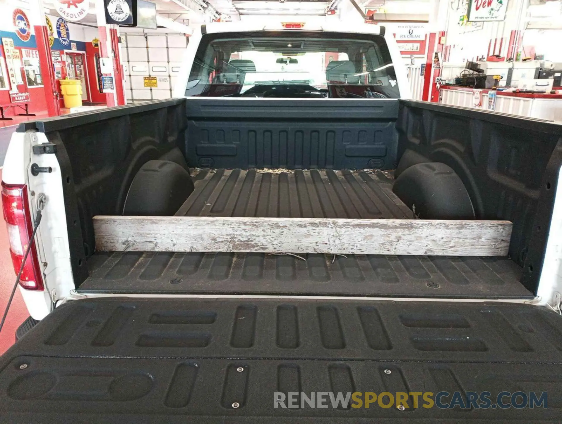 1 Photograph of a damaged car 1FTEX1EB6KKE74978 FORD F-150 2019