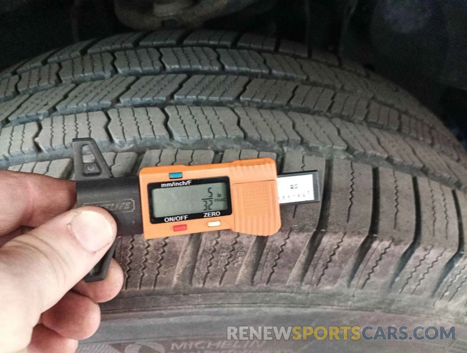 17 Photograph of a damaged car 1FTEX1EB6KKE74978 FORD F-150 2019
