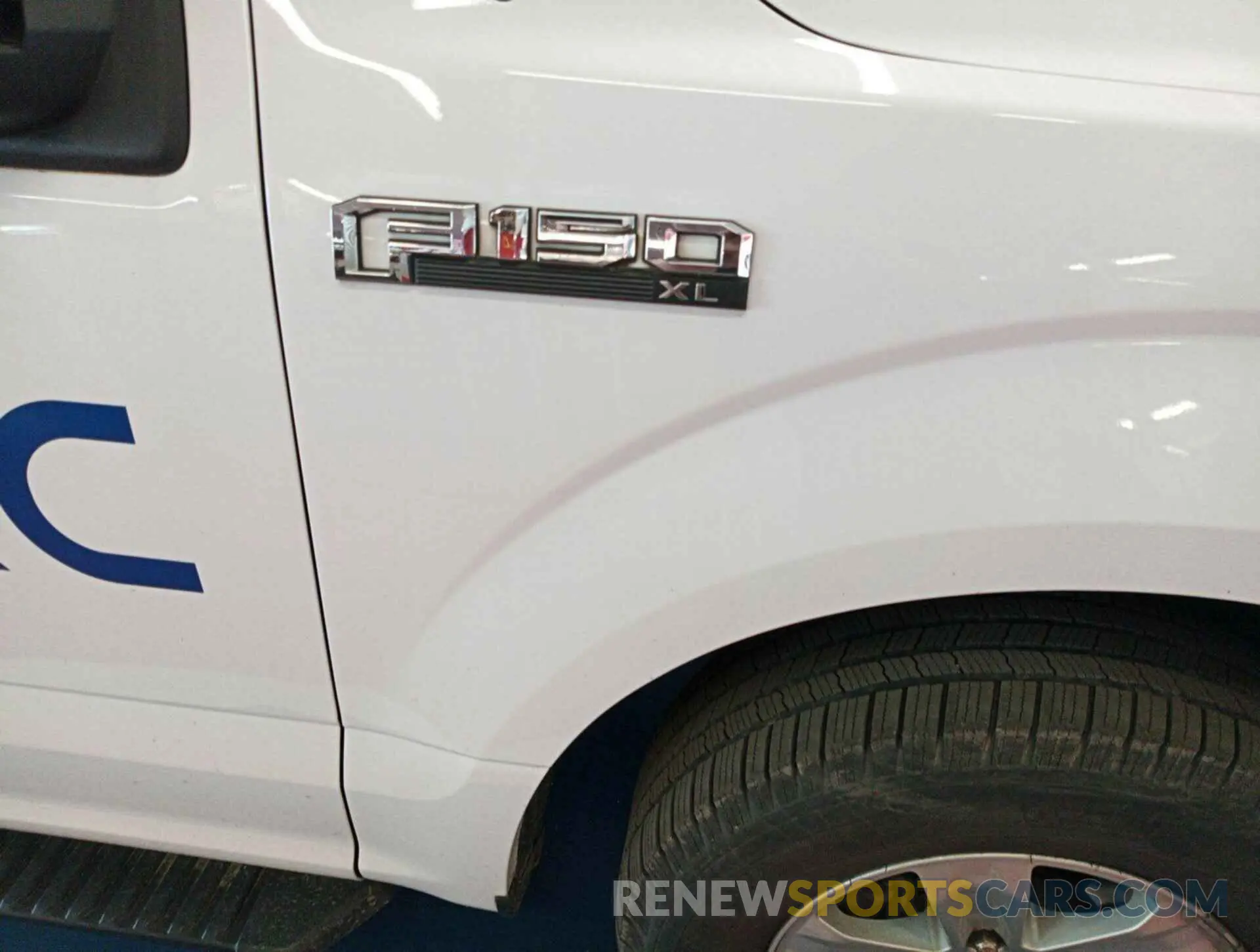 18 Photograph of a damaged car 1FTEX1EB6KKE74978 FORD F-150 2019