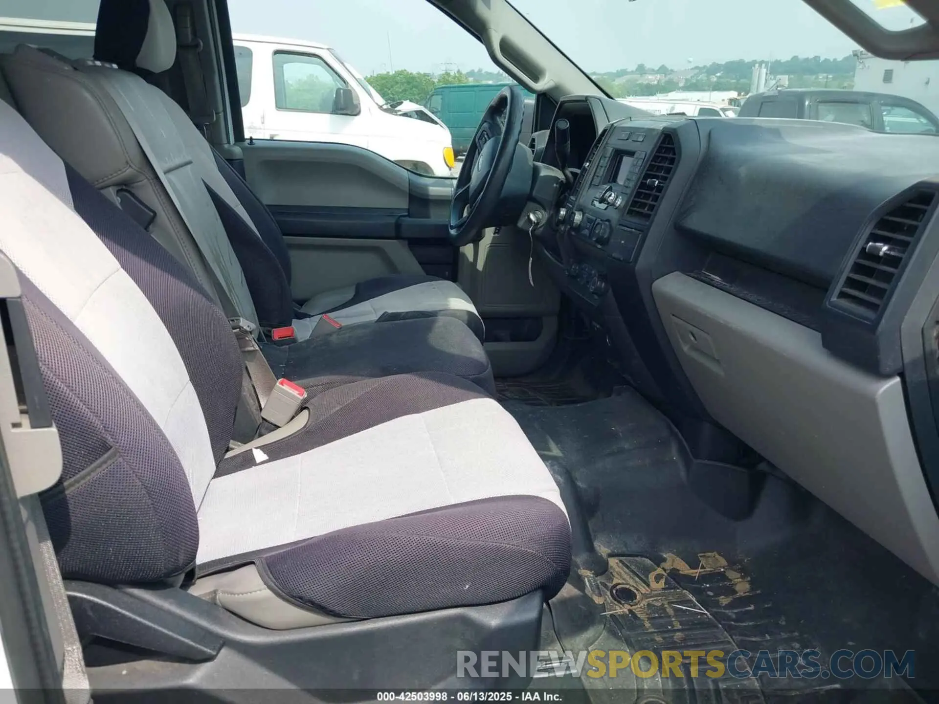 5 Photograph of a damaged car 1FTEX1EB8KKD86692 FORD F-150 2019