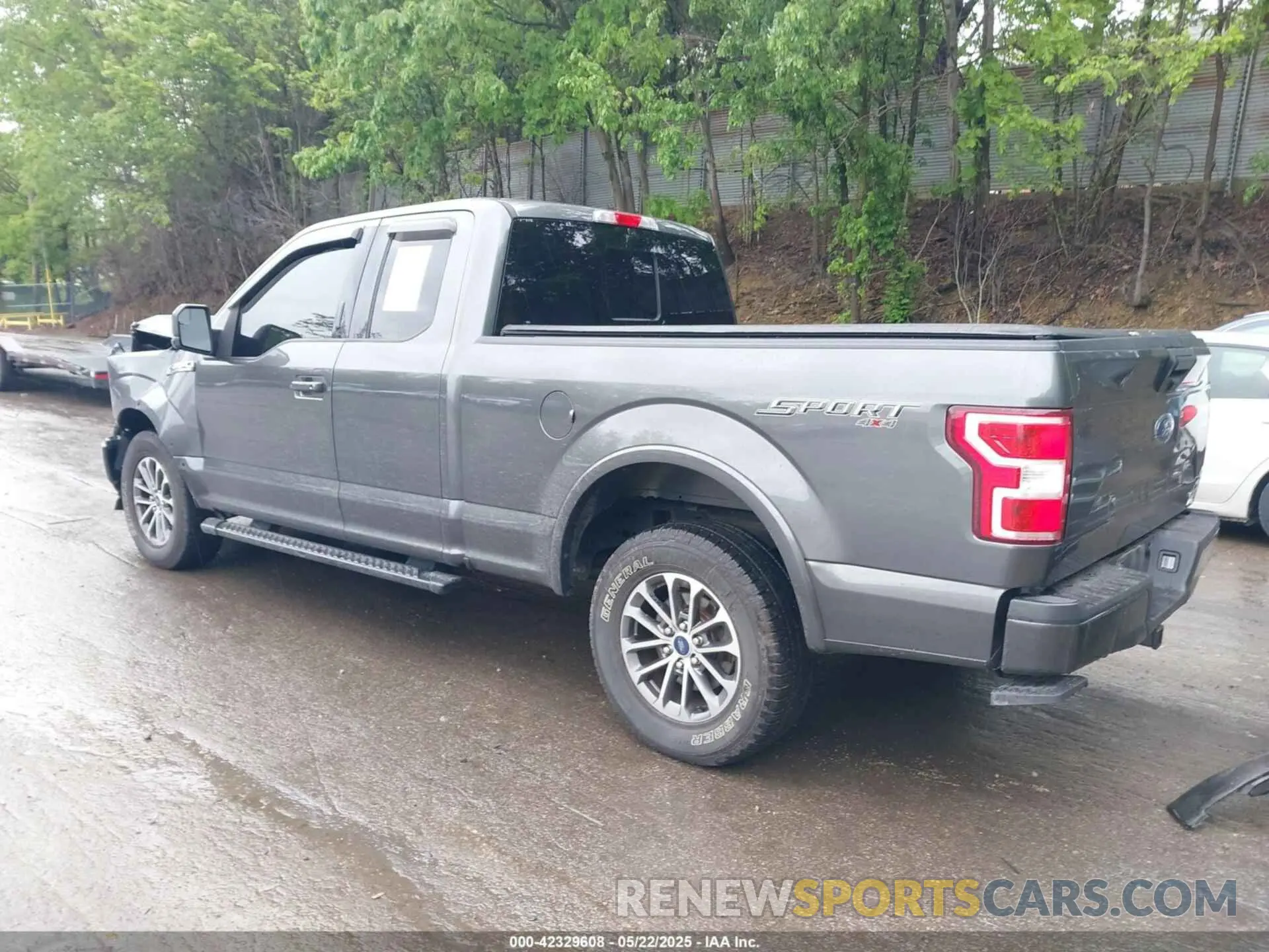 3 Photograph of a damaged car 1FTEX1EP1KFA77120 FORD F-150 2019