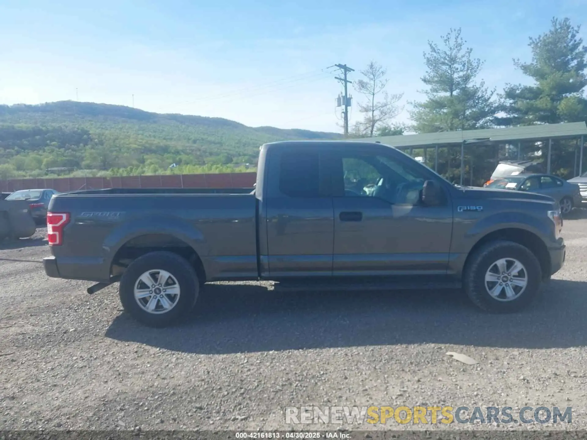 13 Photograph of a damaged car 1FTEX1EP1KKC64106 FORD F-150 2019