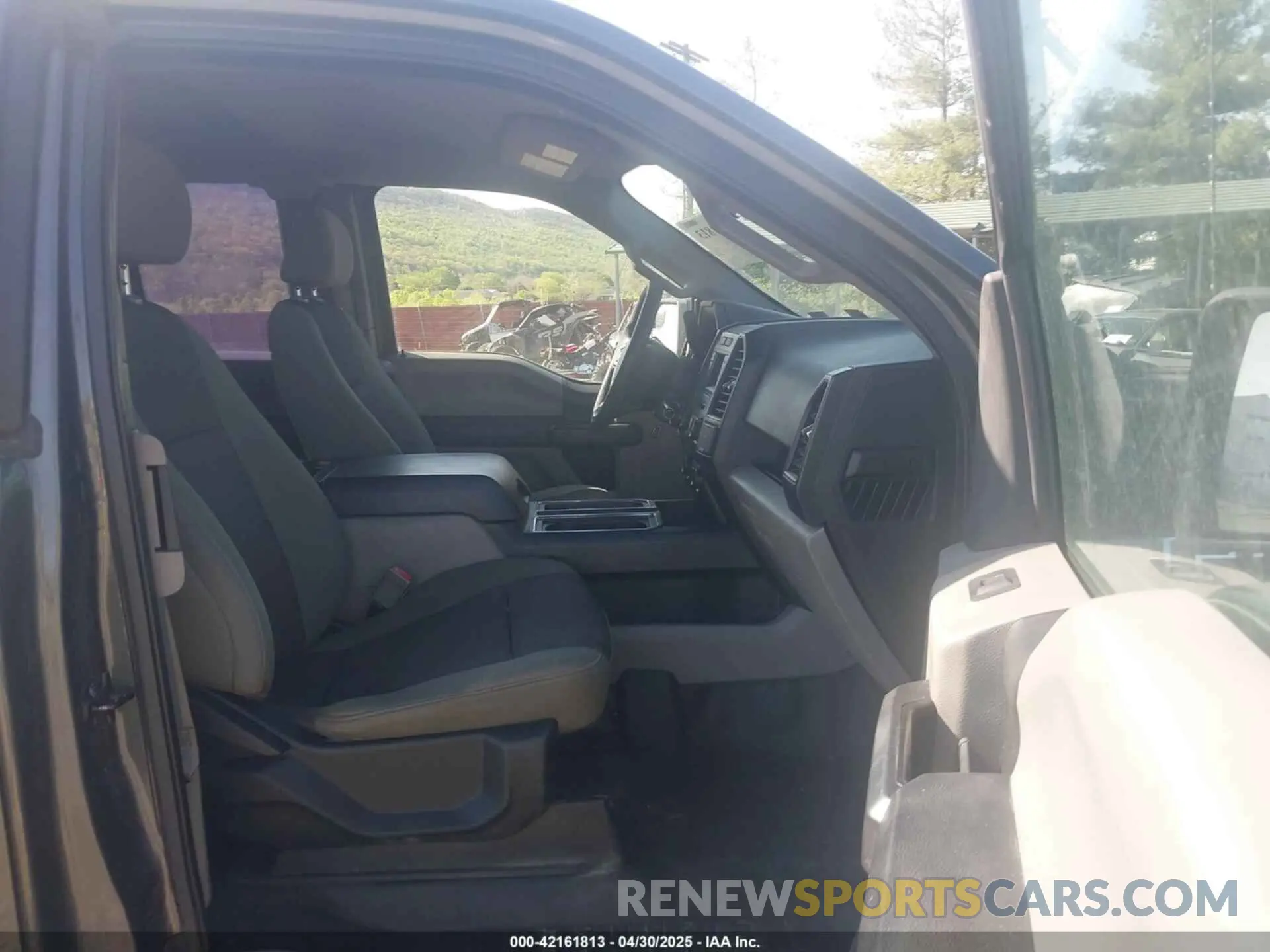 5 Photograph of a damaged car 1FTEX1EP1KKC64106 FORD F-150 2019