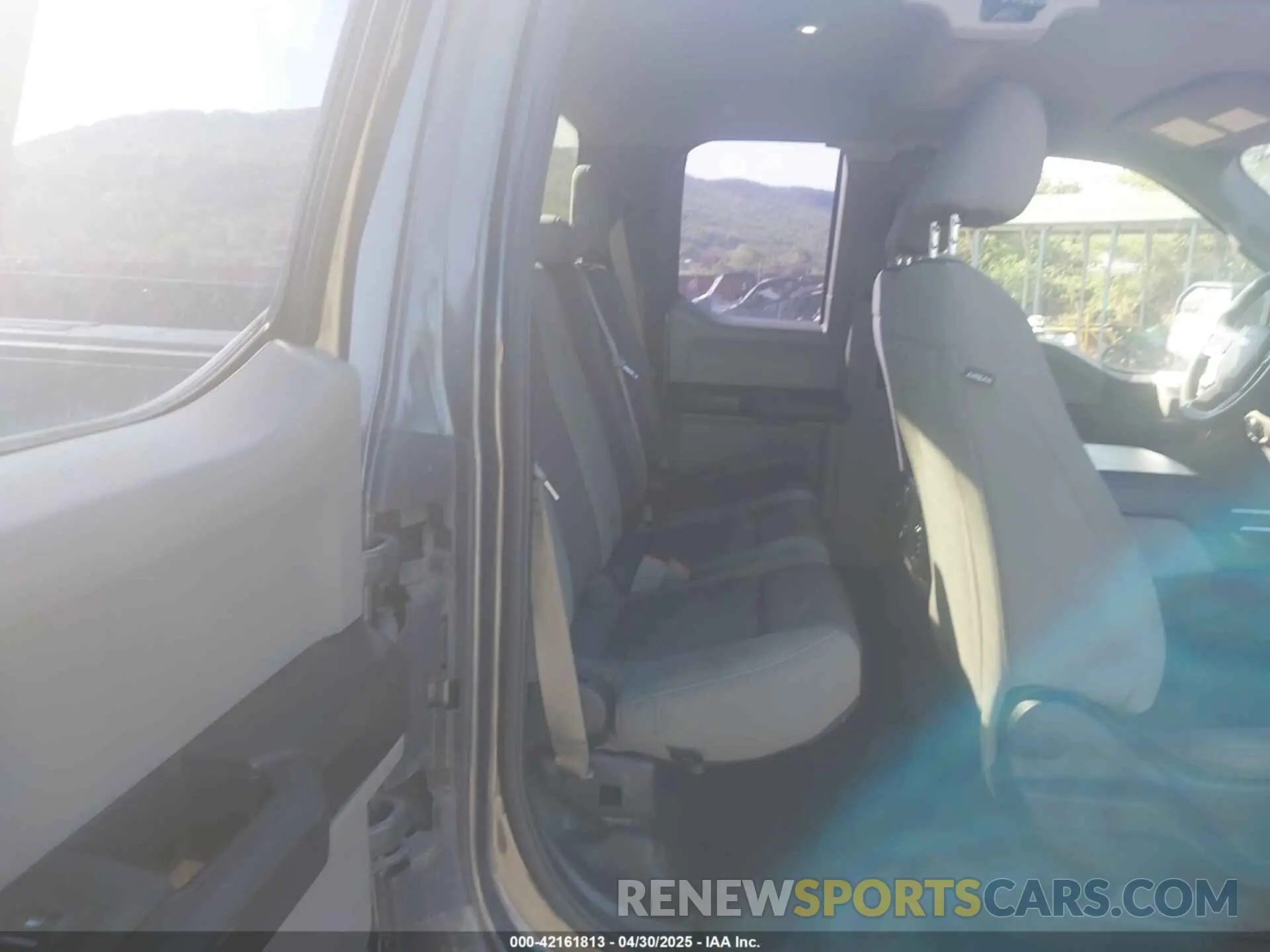 8 Photograph of a damaged car 1FTEX1EP1KKC64106 FORD F-150 2019