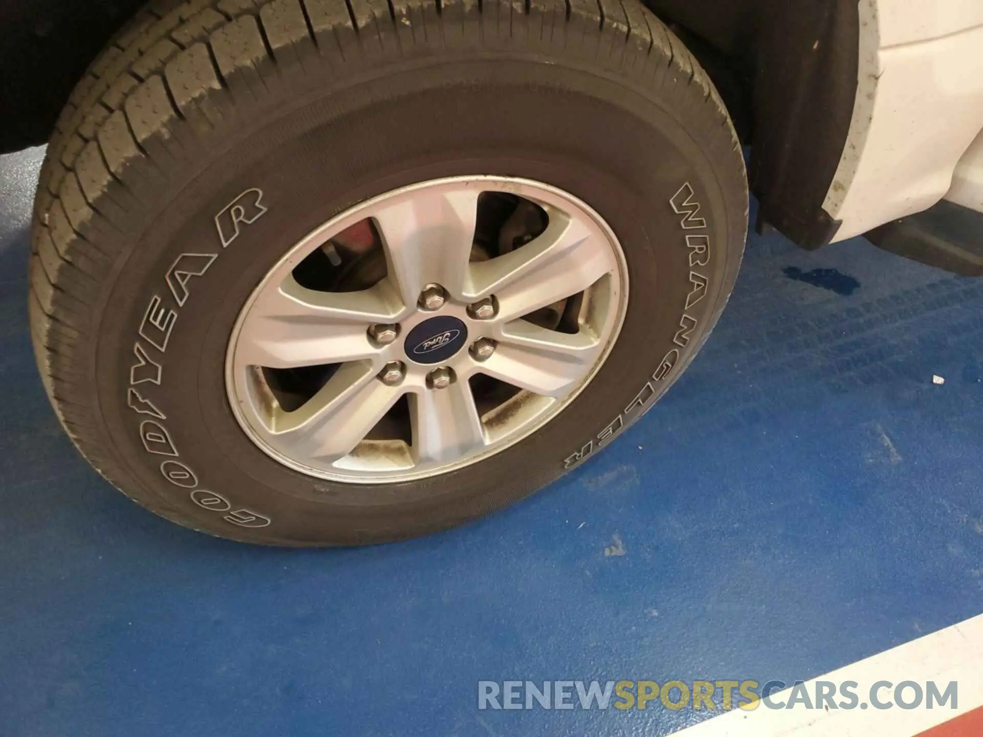 10 Photograph of a damaged car 1FTEX1EP1KKD58843 FORD F-150 2019