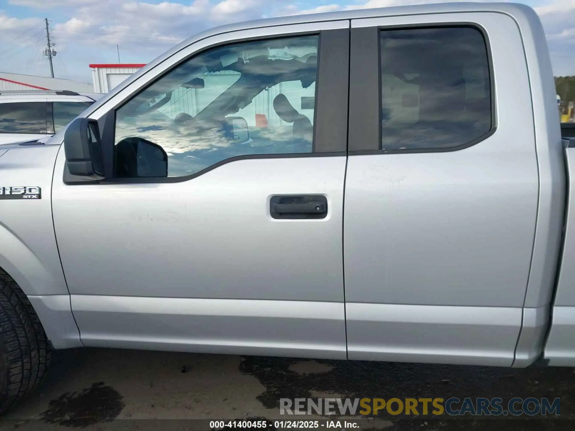 13 Photograph of a damaged car 1FTEX1EP4KKC68943 FORD F-150 2019