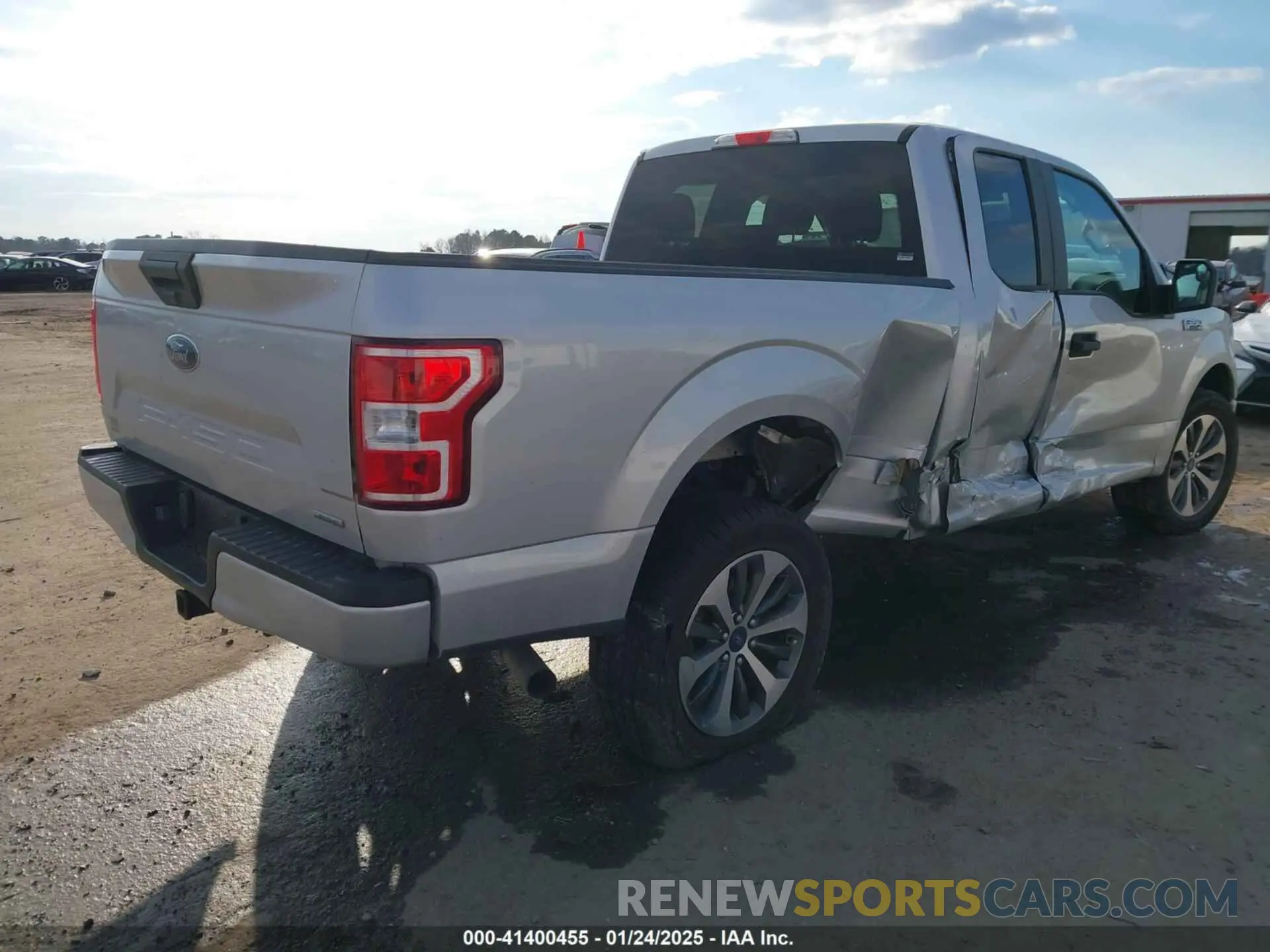 4 Photograph of a damaged car 1FTEX1EP4KKC68943 FORD F-150 2019