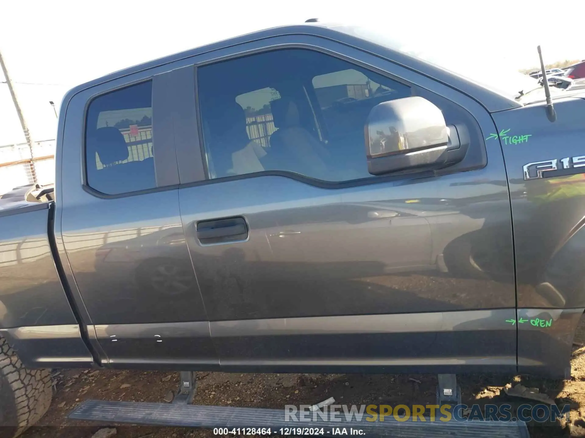 14 Photograph of a damaged car 1FTEX1EP5KFA35808 FORD F-150 2019