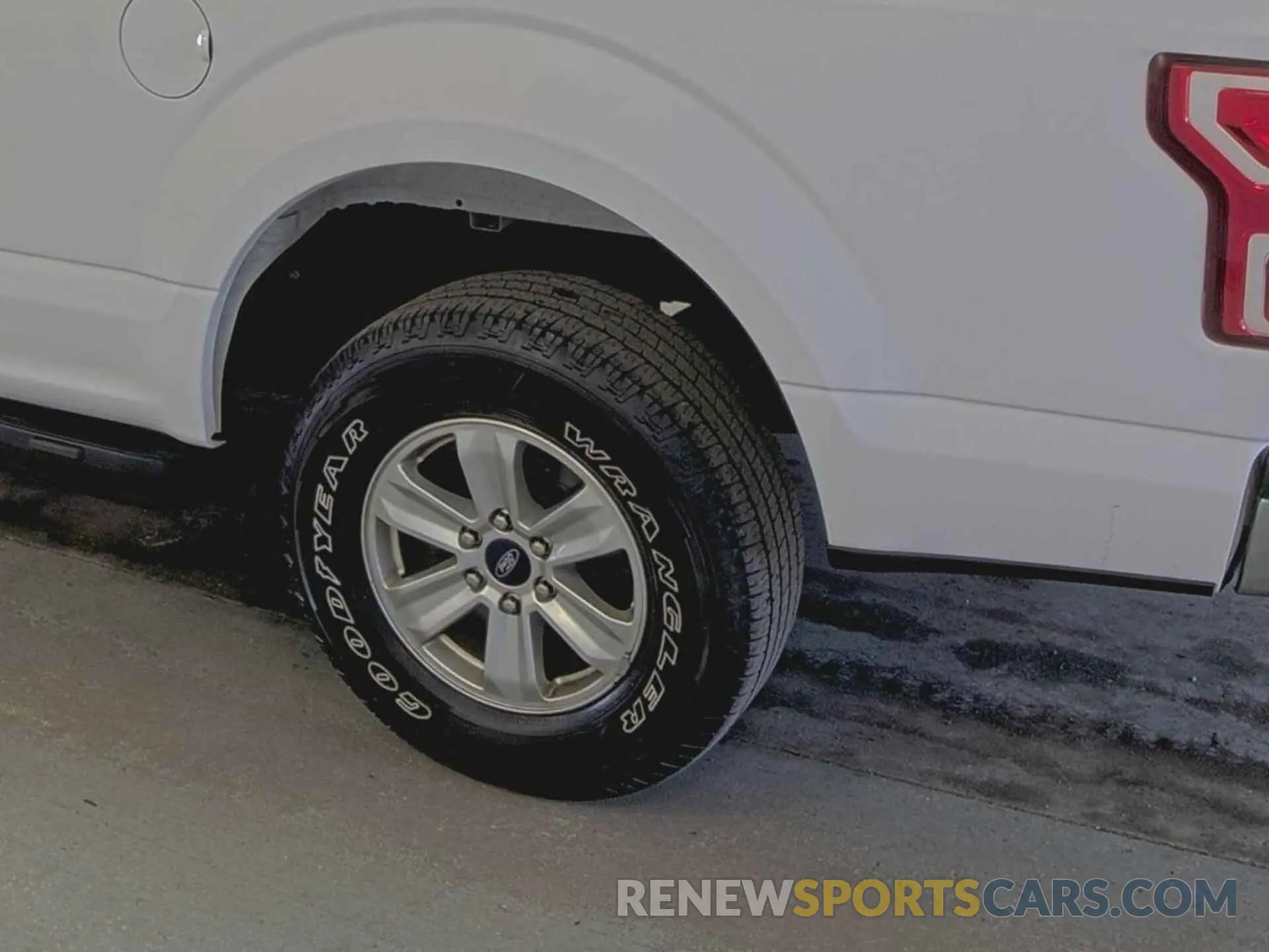 13 Photograph of a damaged car 1FTEX1EP5KKD76892 FORD F-150 2019