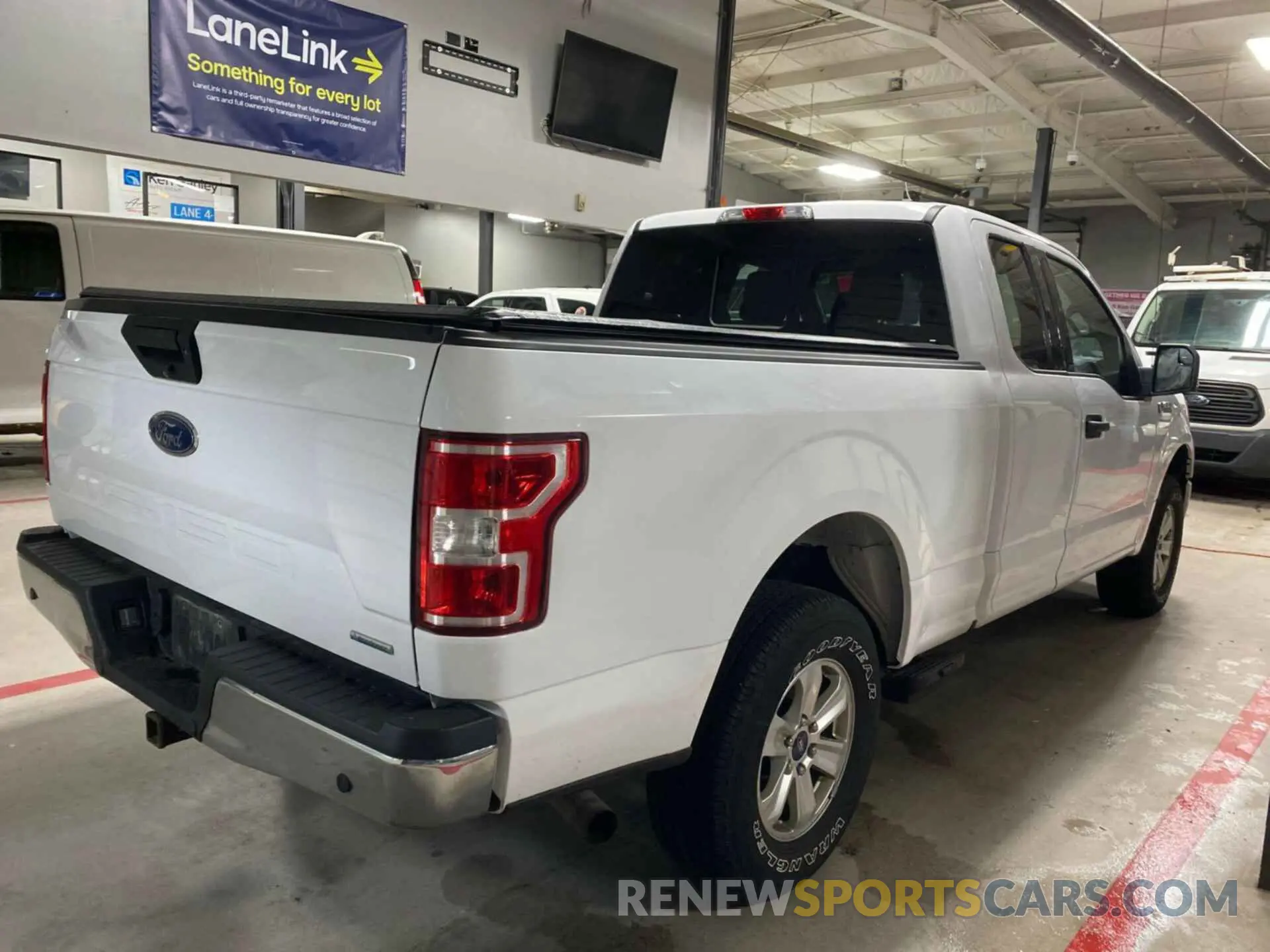 17 Photograph of a damaged car 1FTEX1EP5KKD76892 FORD F-150 2019