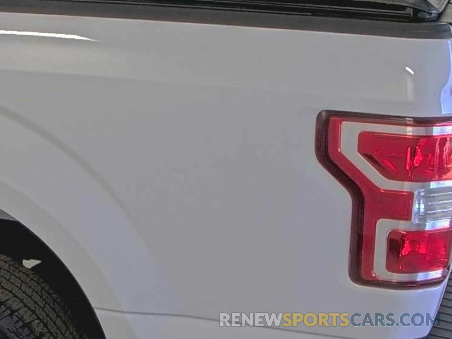 8 Photograph of a damaged car 1FTEX1EP5KKD76892 FORD F-150 2019