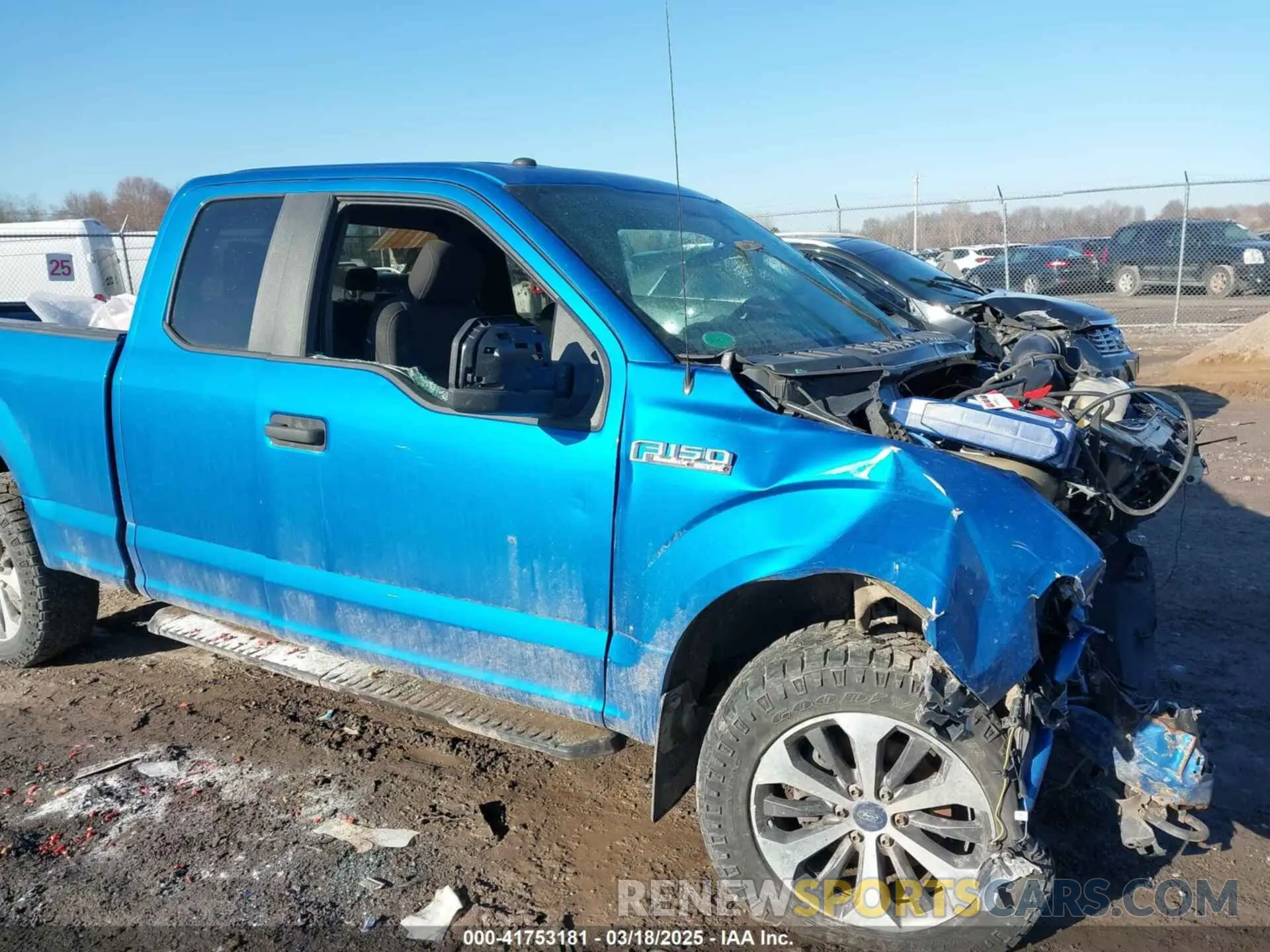 18 Photograph of a damaged car 1FTEX1EP8KFA27217 FORD F-150 2019