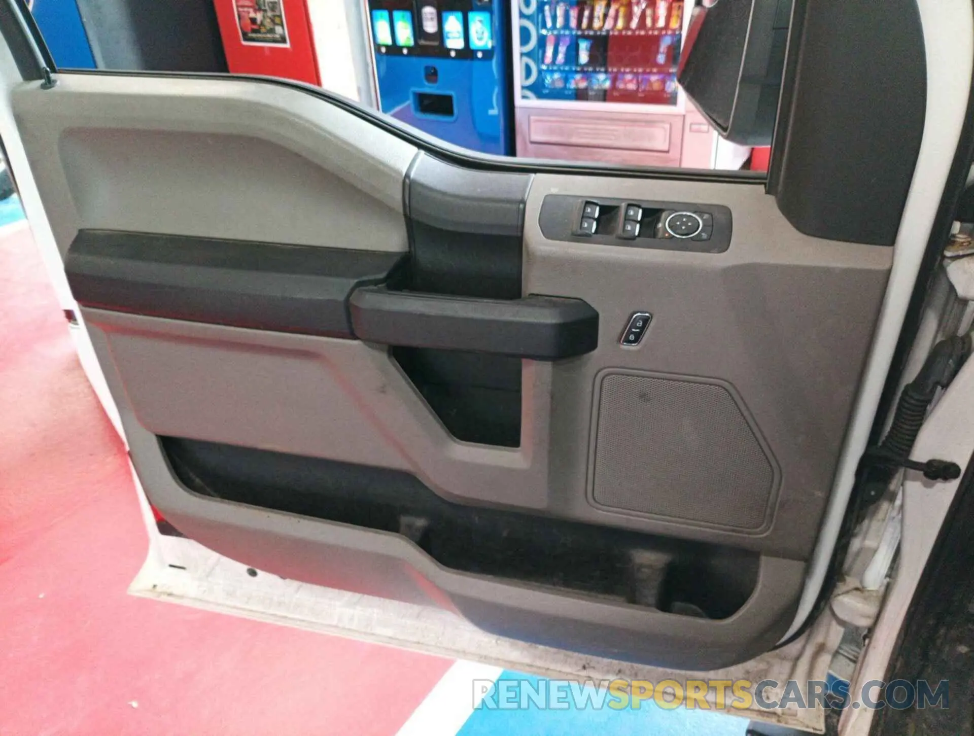 13 Photograph of a damaged car 1FTEX1EPXKKD65337 FORD F-150 2019