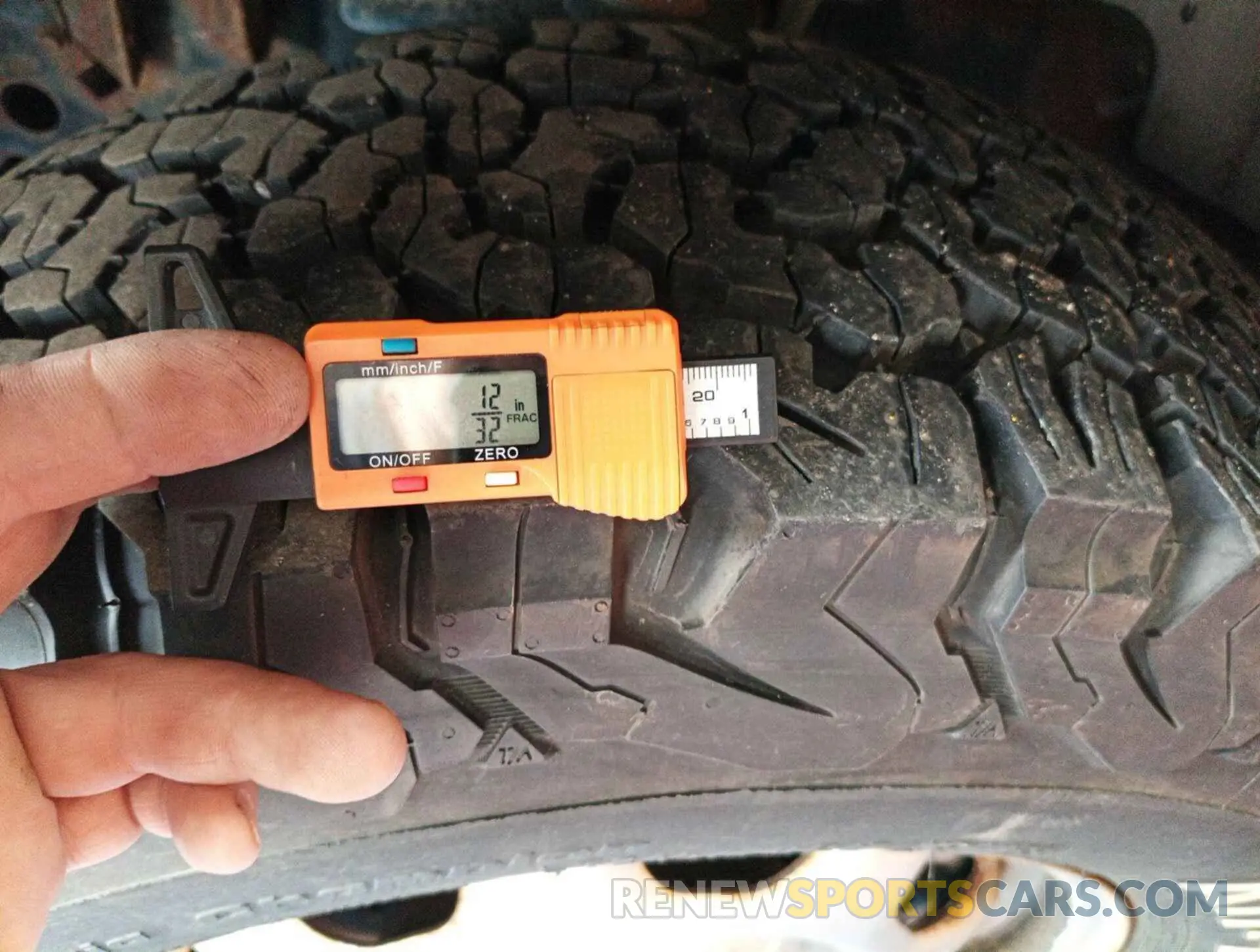 27 Photograph of a damaged car 1FTEX1EPXKKD65337 FORD F-150 2019