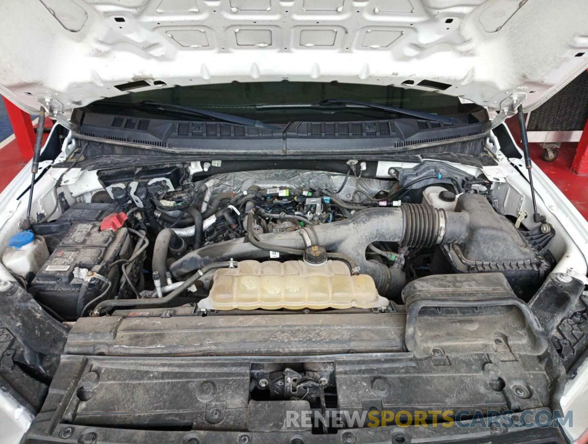 28 Photograph of a damaged car 1FTEX1EPXKKD65337 FORD F-150 2019