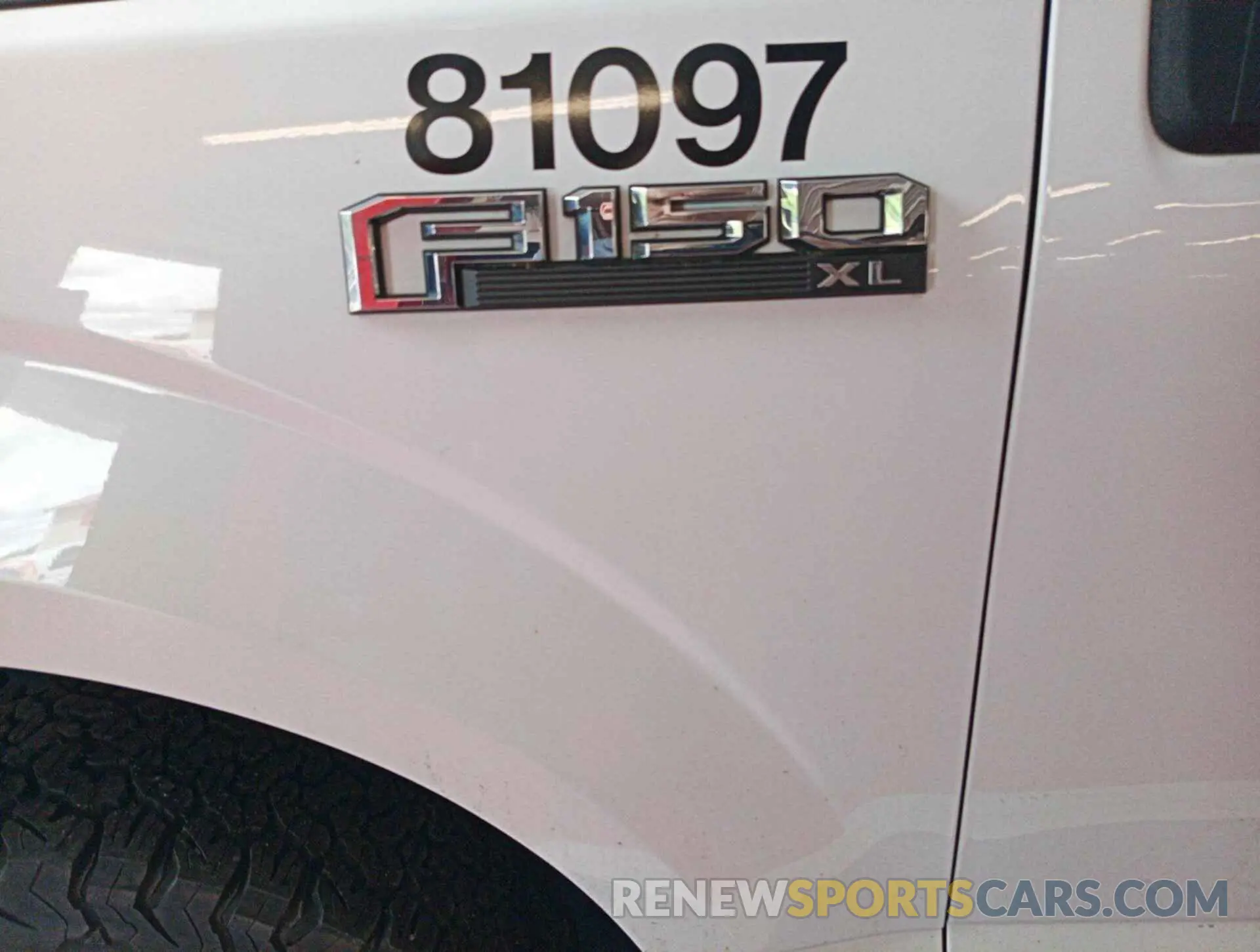 29 Photograph of a damaged car 1FTEX1EPXKKD65337 FORD F-150 2019