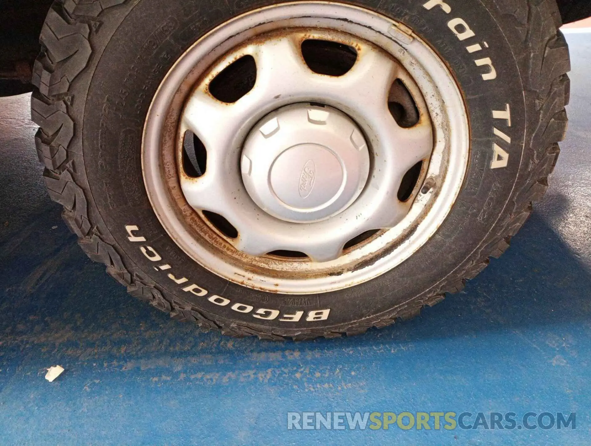 35 Photograph of a damaged car 1FTEX1EPXKKD65337 FORD F-150 2019