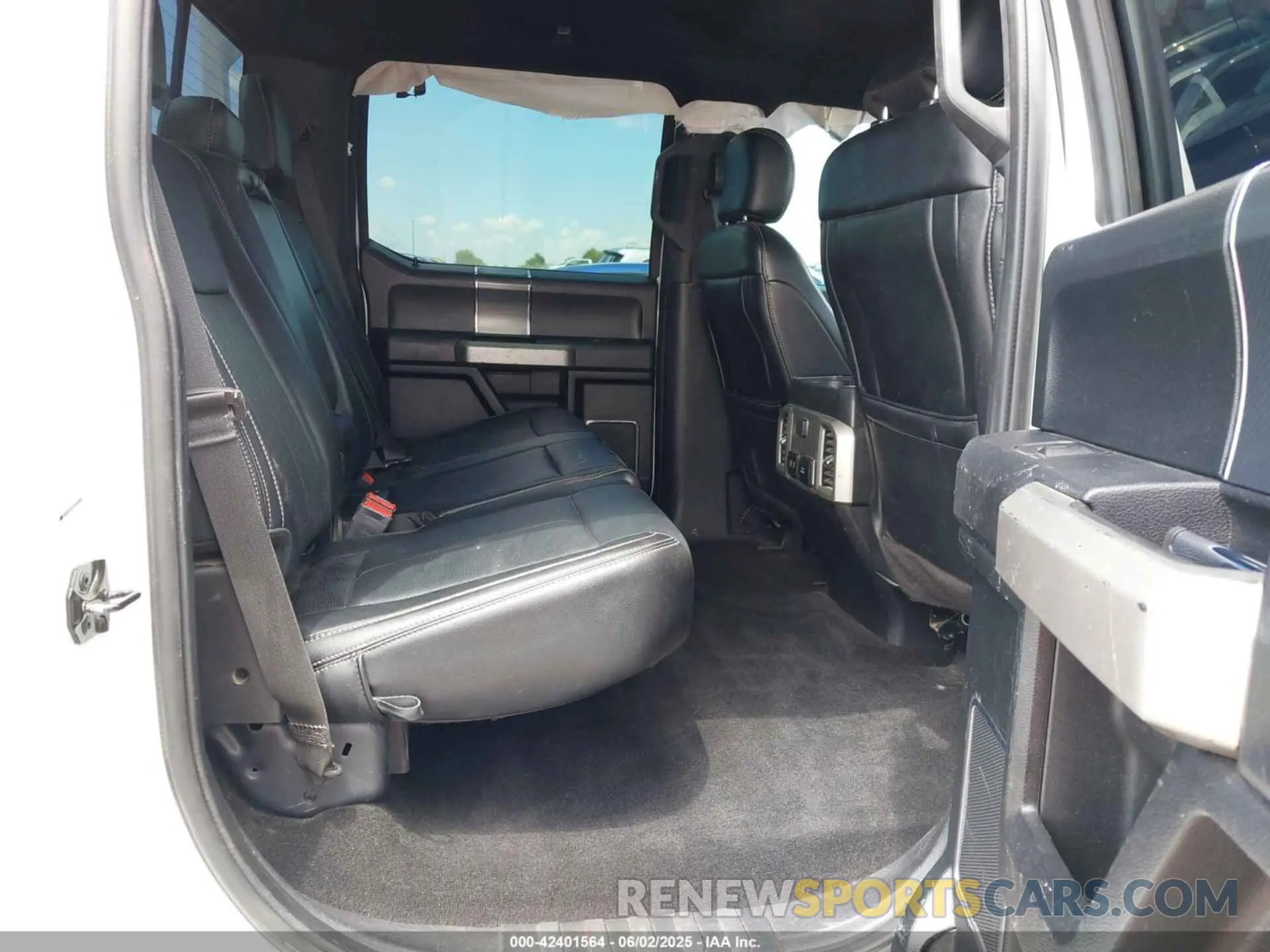 8 Photograph of a damaged car 1FTFW1E45KKC72707 FORD F-150 2019