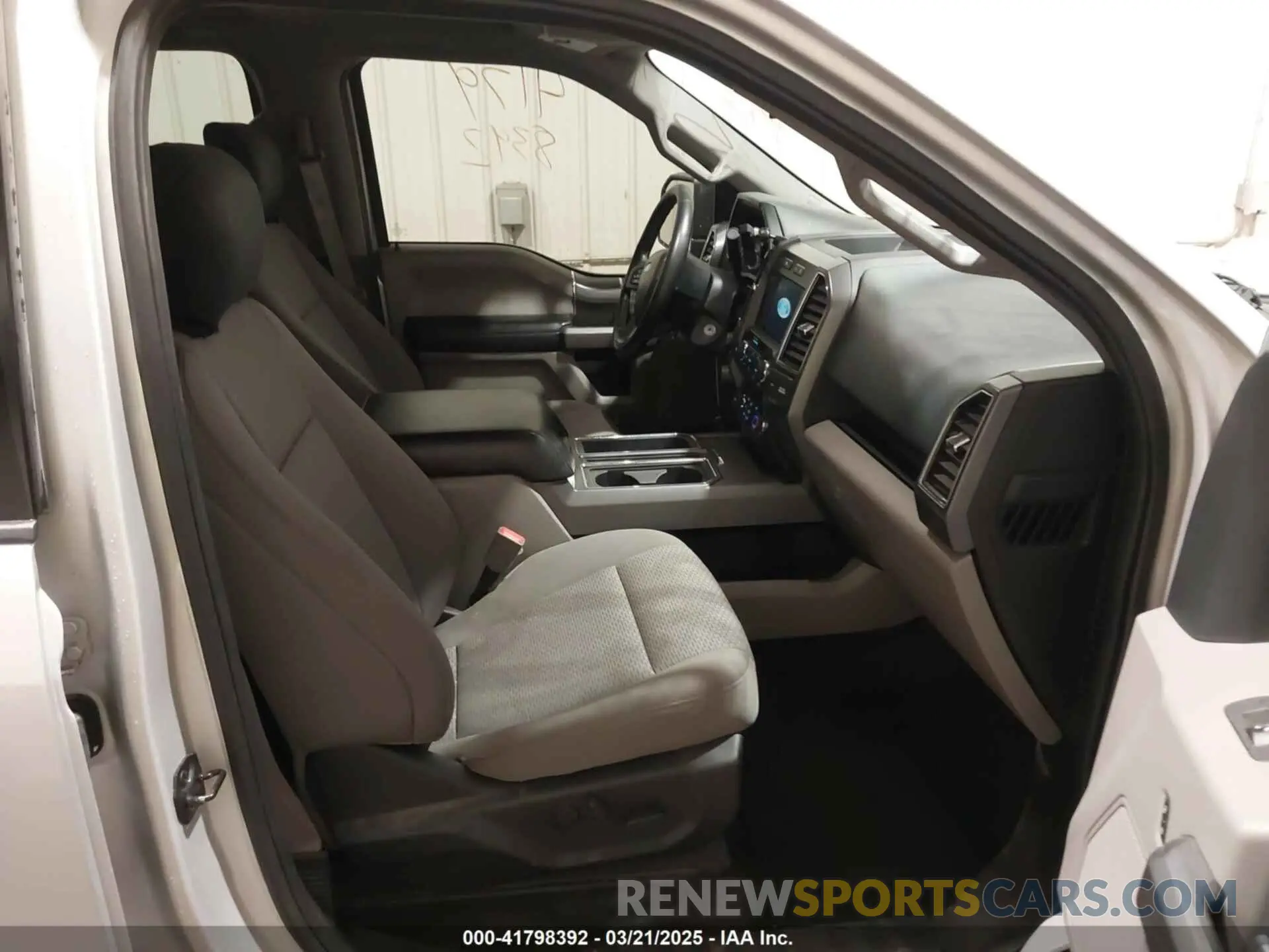 5 Photograph of a damaged car 1FTFW1E45KKE80506 FORD F-150 2019