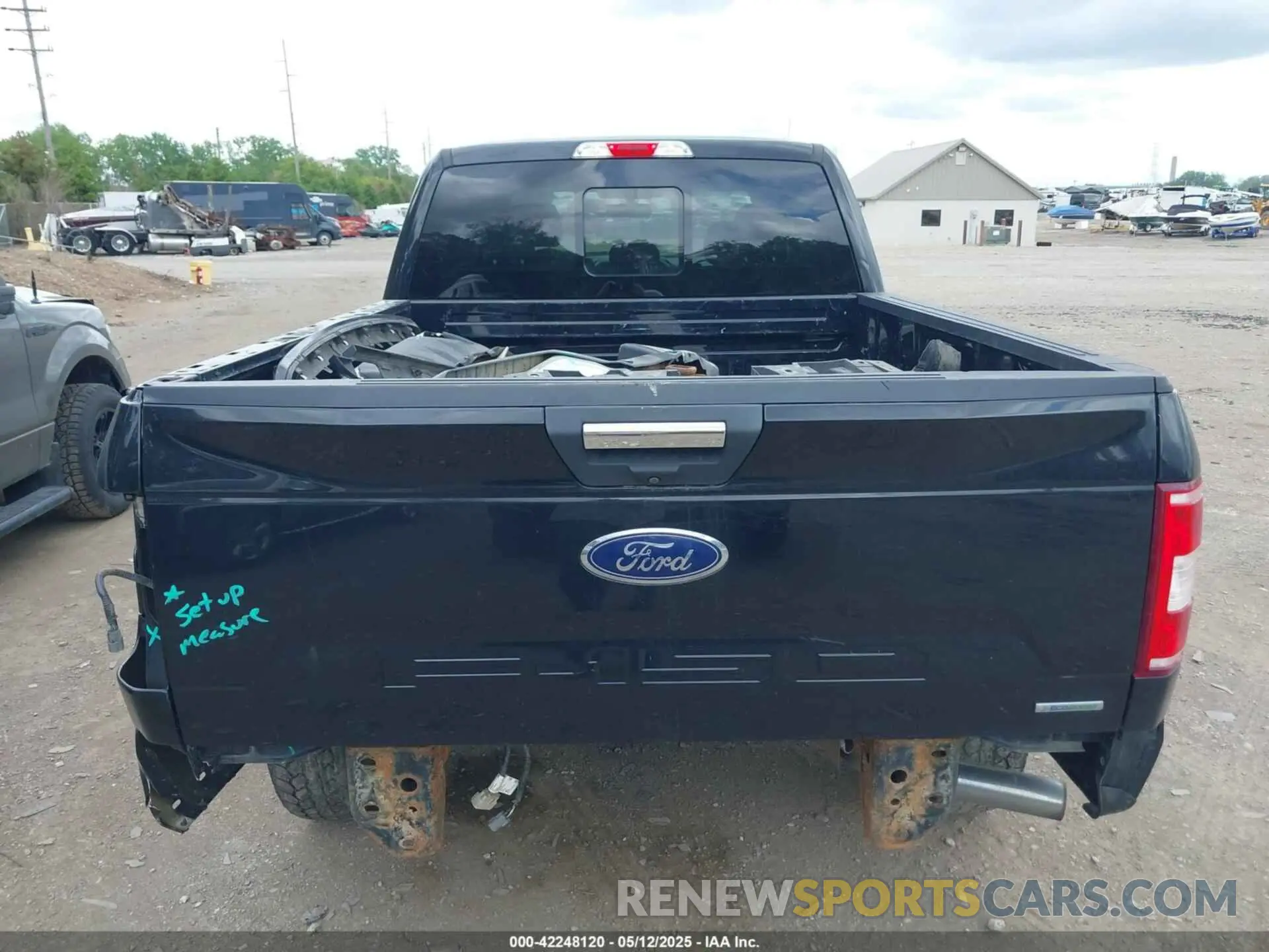 17 Photograph of a damaged car 1FTFW1E47KFB87666 FORD F-150 2019