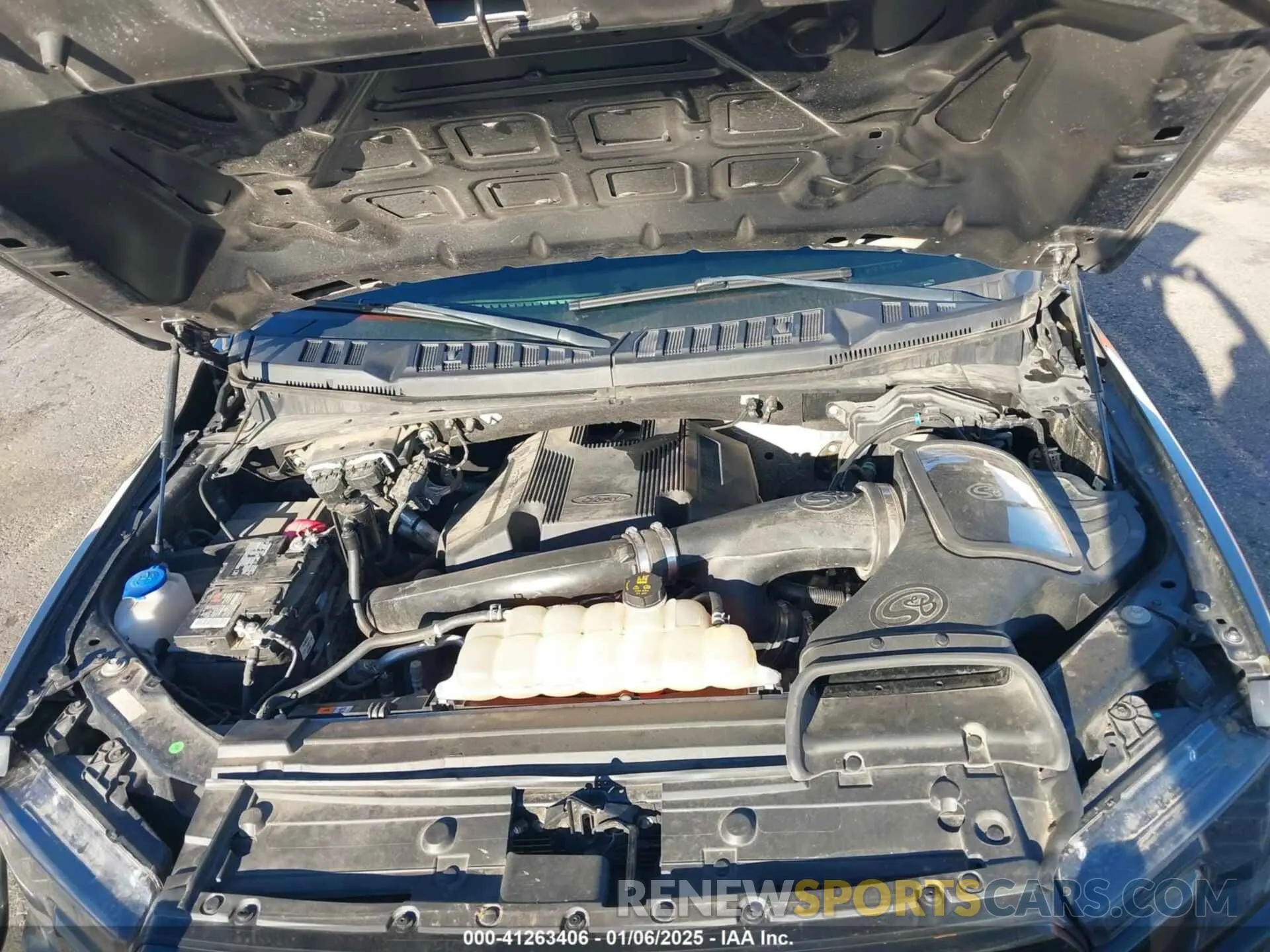 10 Photograph of a damaged car 1FTFW1E48KFA81422 FORD F-150 2019