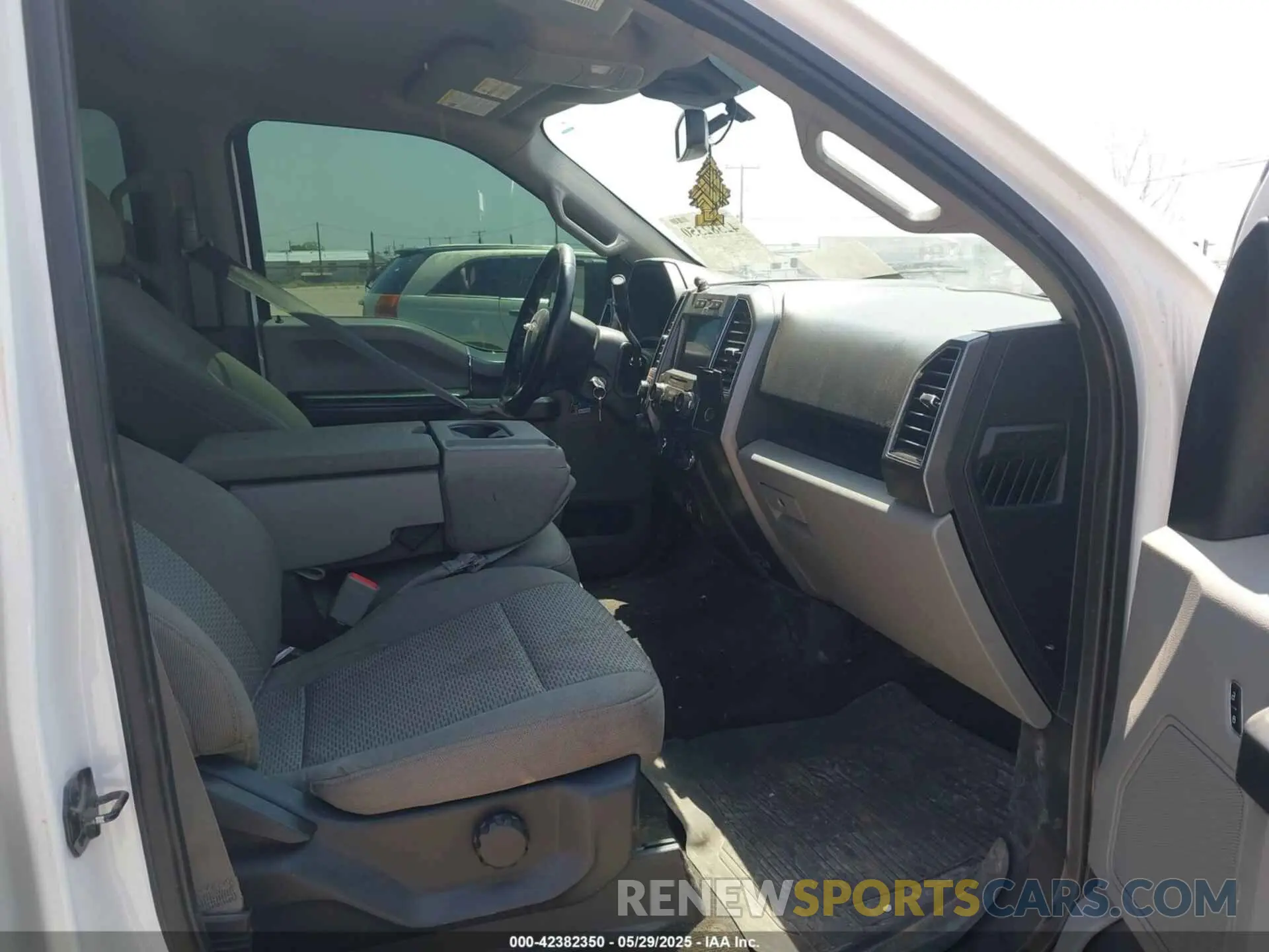 5 Photograph of a damaged car 1FTFW1E49KKE83103 FORD F-150 2019