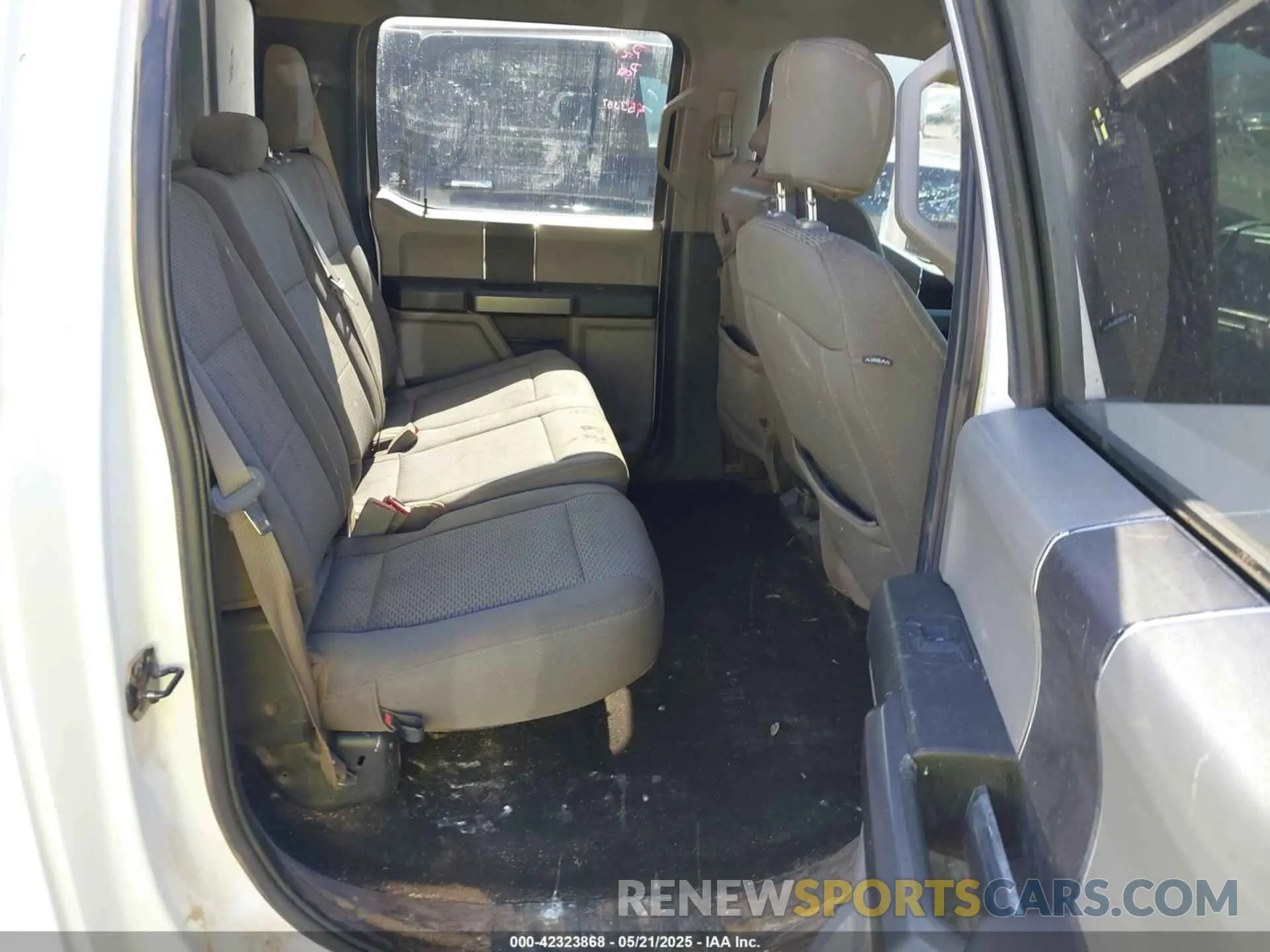 8 Photograph of a damaged car 1FTFW1E4XKKD39589 FORD F-150 2019