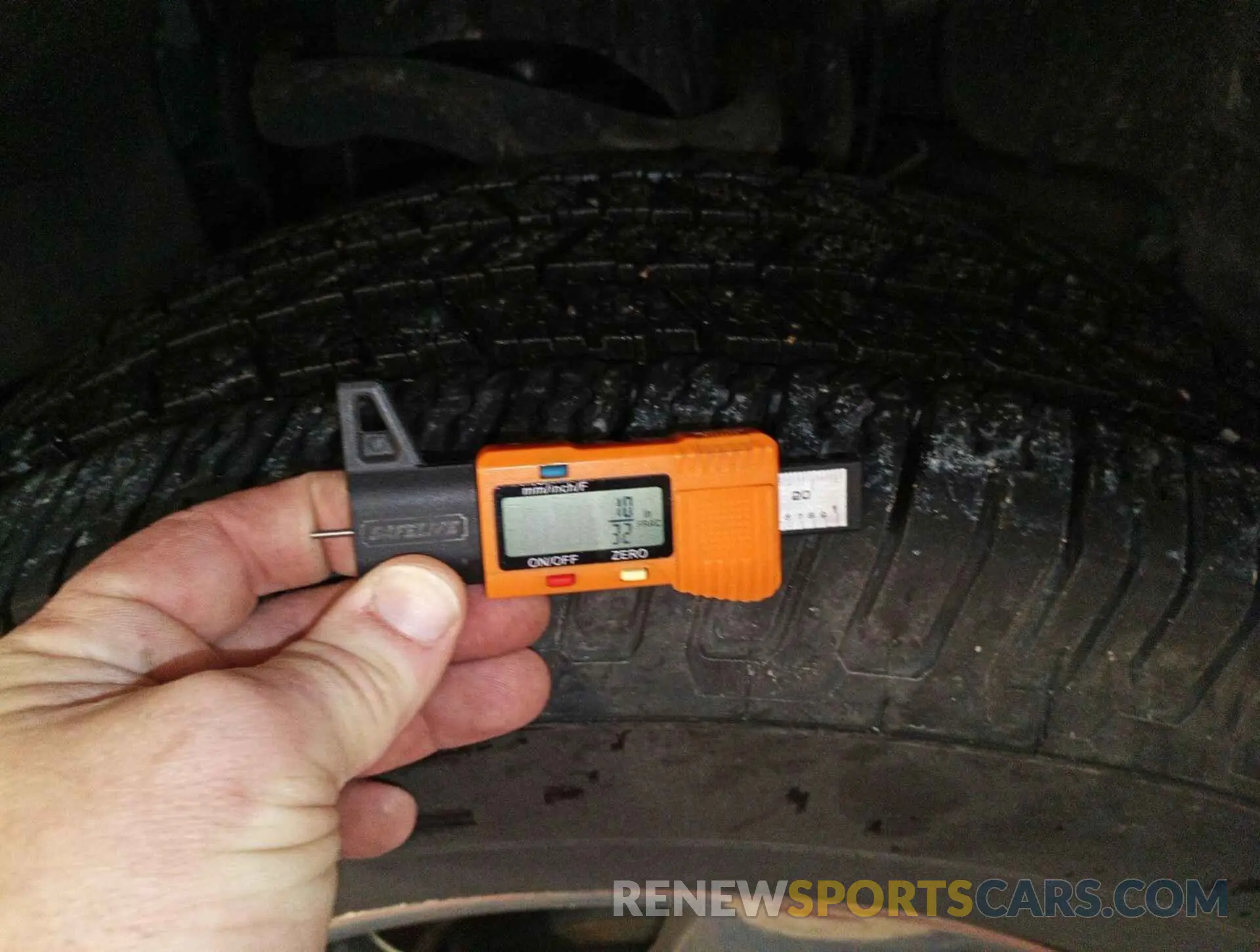 10 Photograph of a damaged car 1FTFW1E50KKD52053 FORD F-150 2019