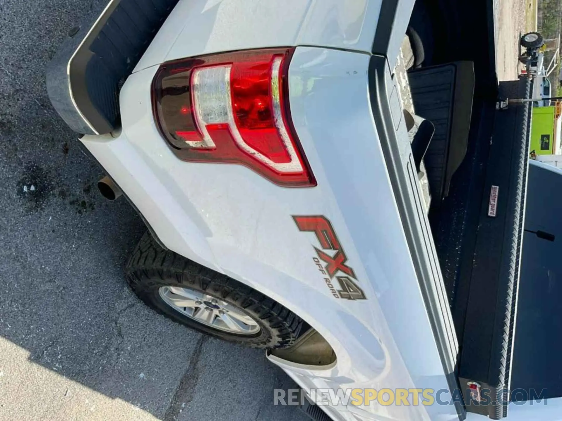 22 Photograph of a damaged car 1FTFW1E51KKE63632 FORD F-150 2019