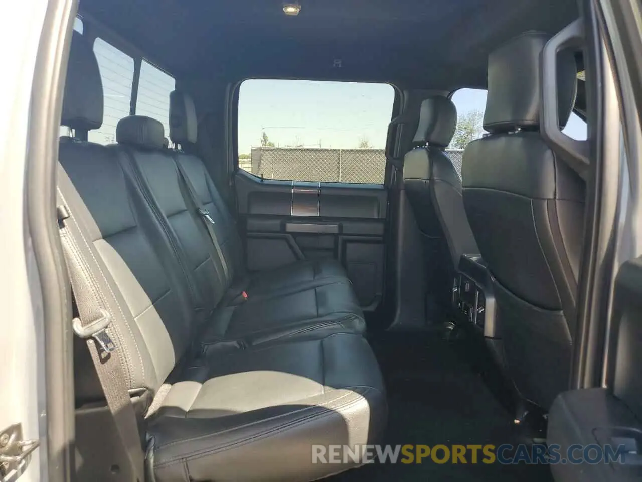 10 Photograph of a damaged car 1FTFW1E55KFA08131 FORD F-150 2019