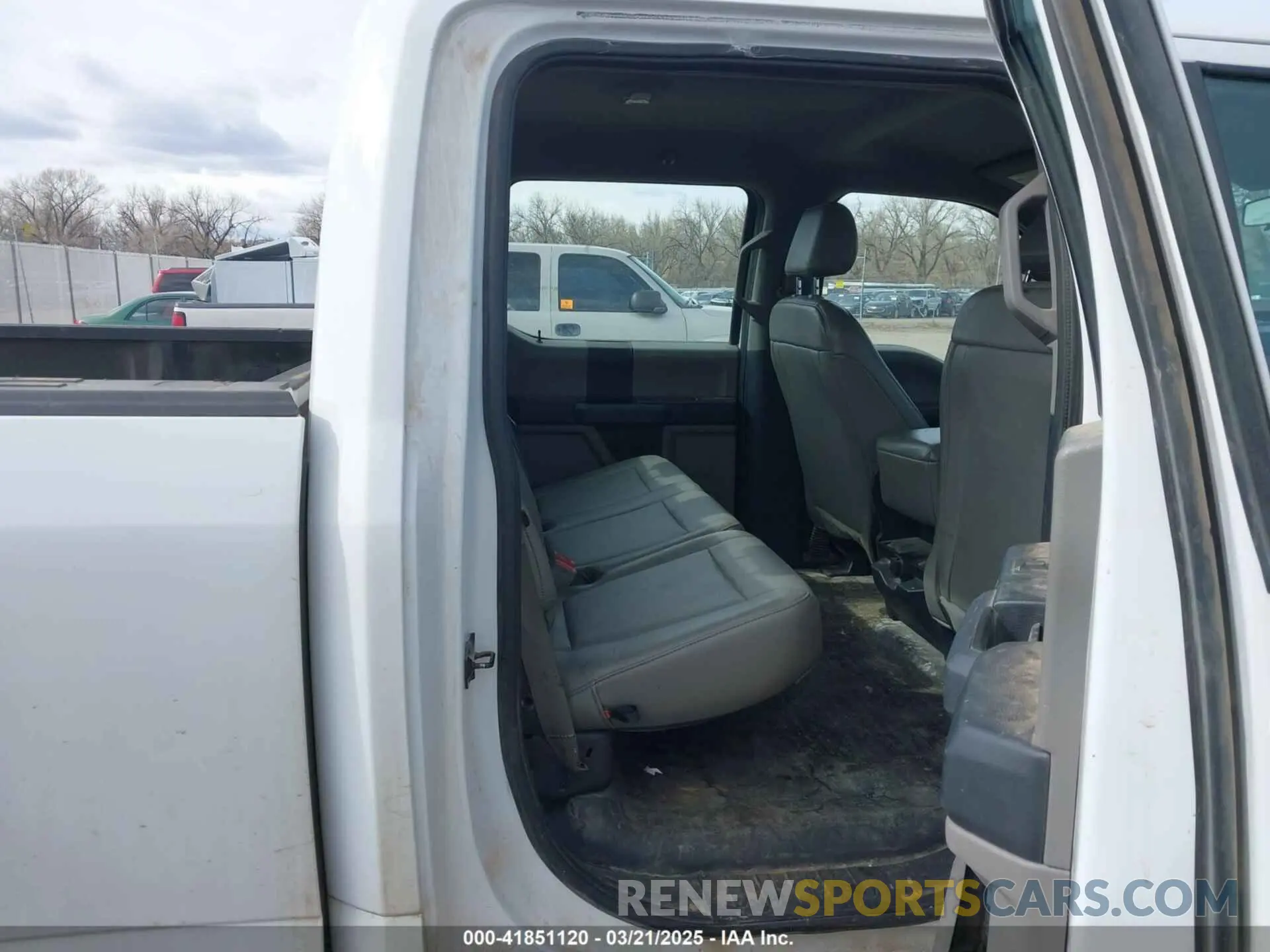 8 Photograph of a damaged car 1FTFW1E55KKD15984 FORD F-150 2019