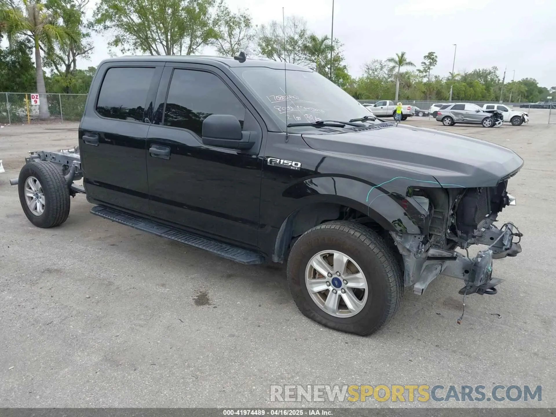 1 Photograph of a damaged car 1FTFW1E56KFB72035 FORD F-150 2019
