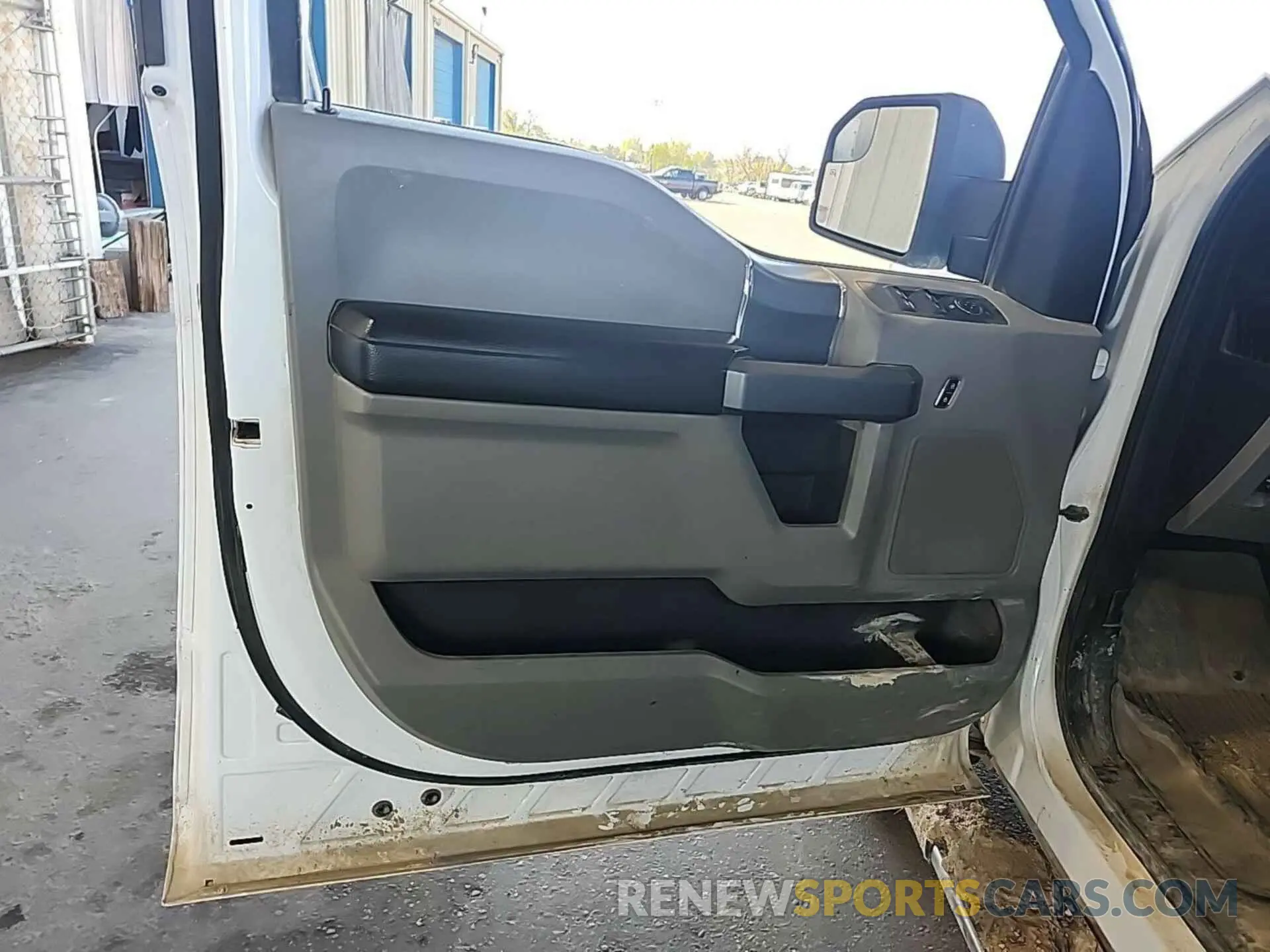 22 Photograph of a damaged car 1FTFW1E59KKD28009 FORD F-150 2019