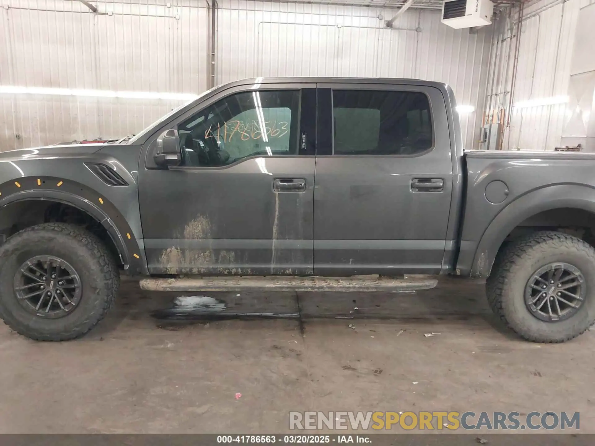 15 Photograph of a damaged car 1FTFW1RG0KFC64964 FORD F-150 2019