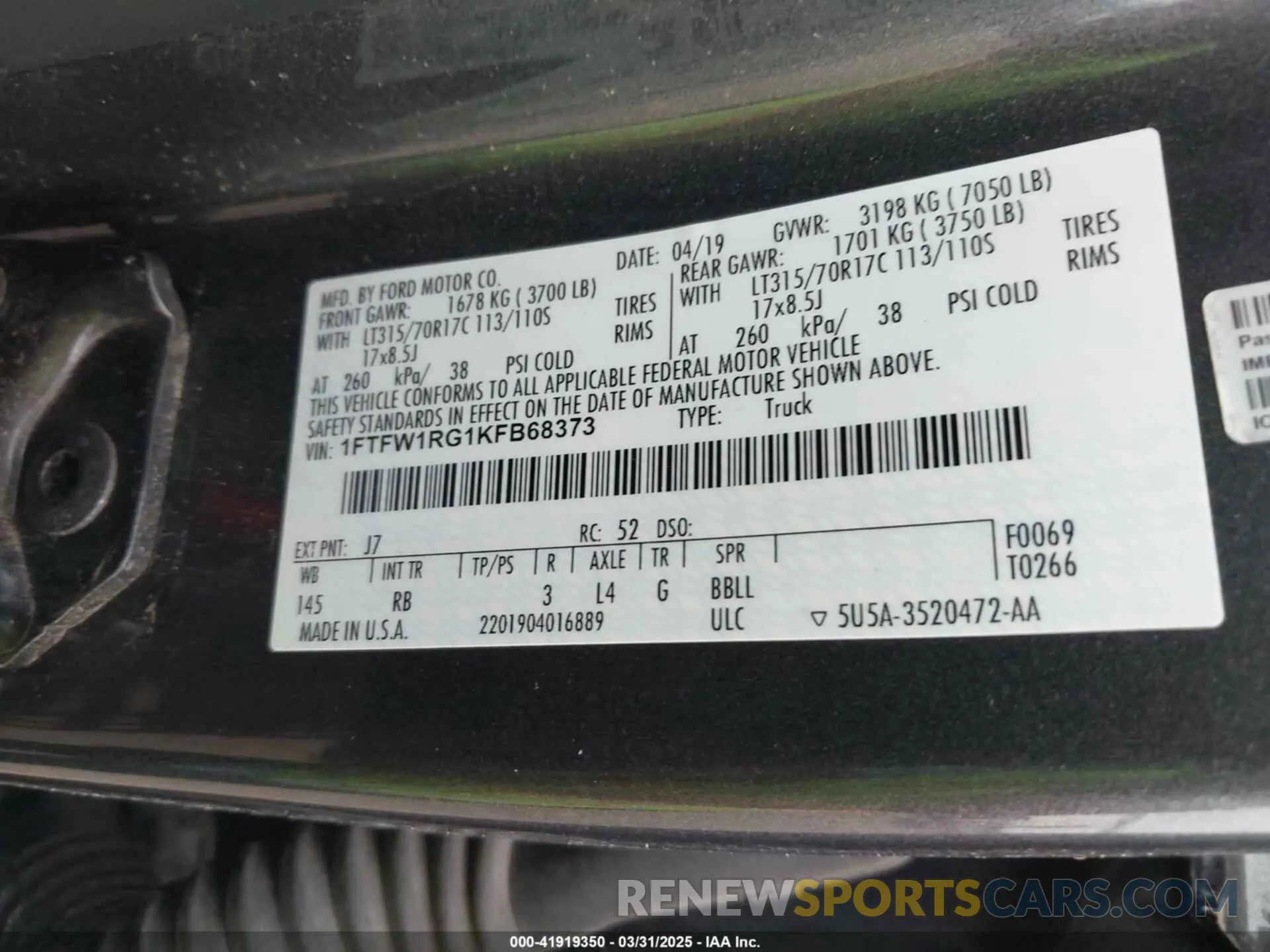 9 Photograph of a damaged car 1FTFW1RG1KFB68373 FORD F-150 2019