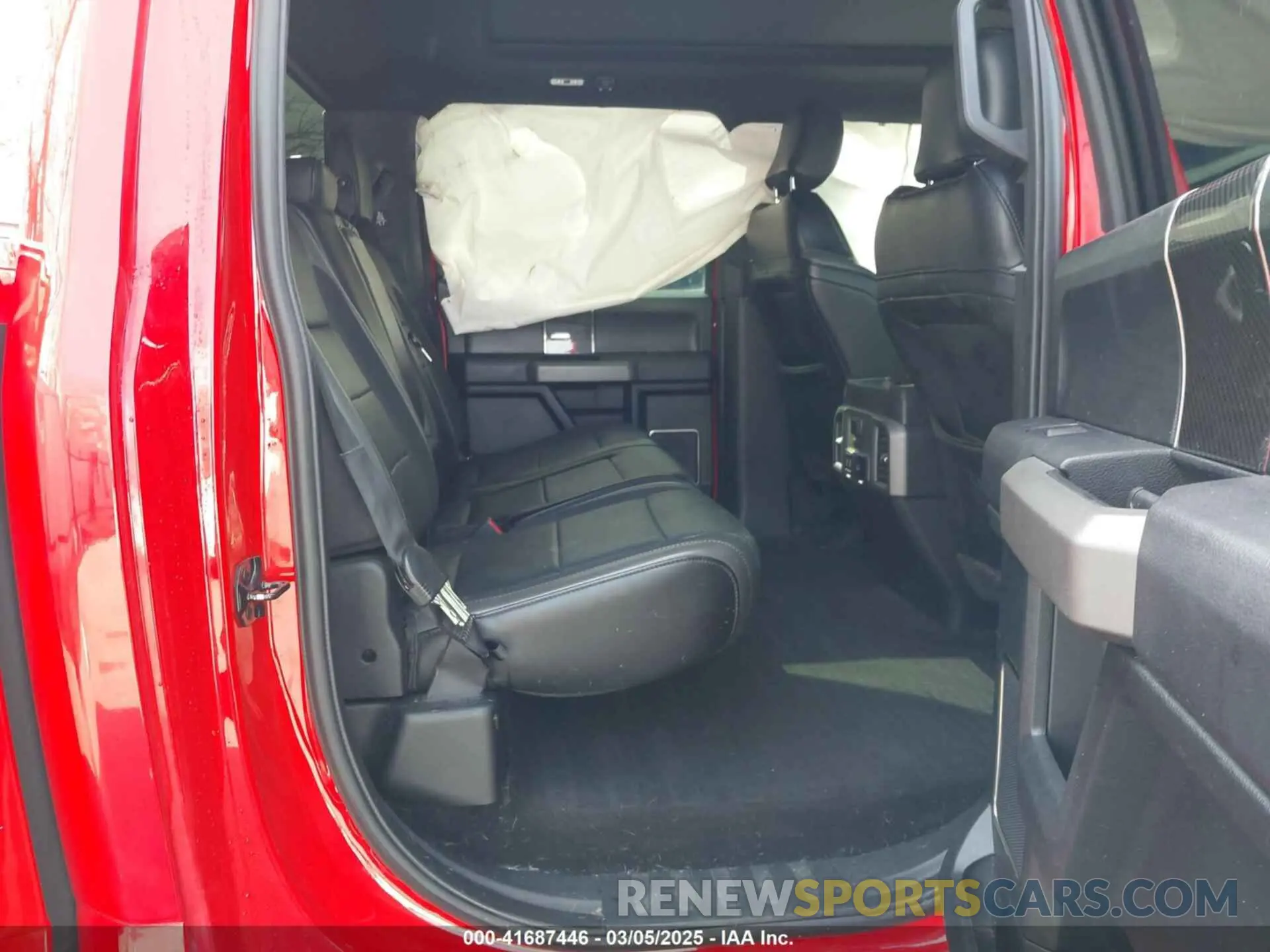 8 Photograph of a damaged car 1FTFW1RG2KFC87386 FORD F-150 2019