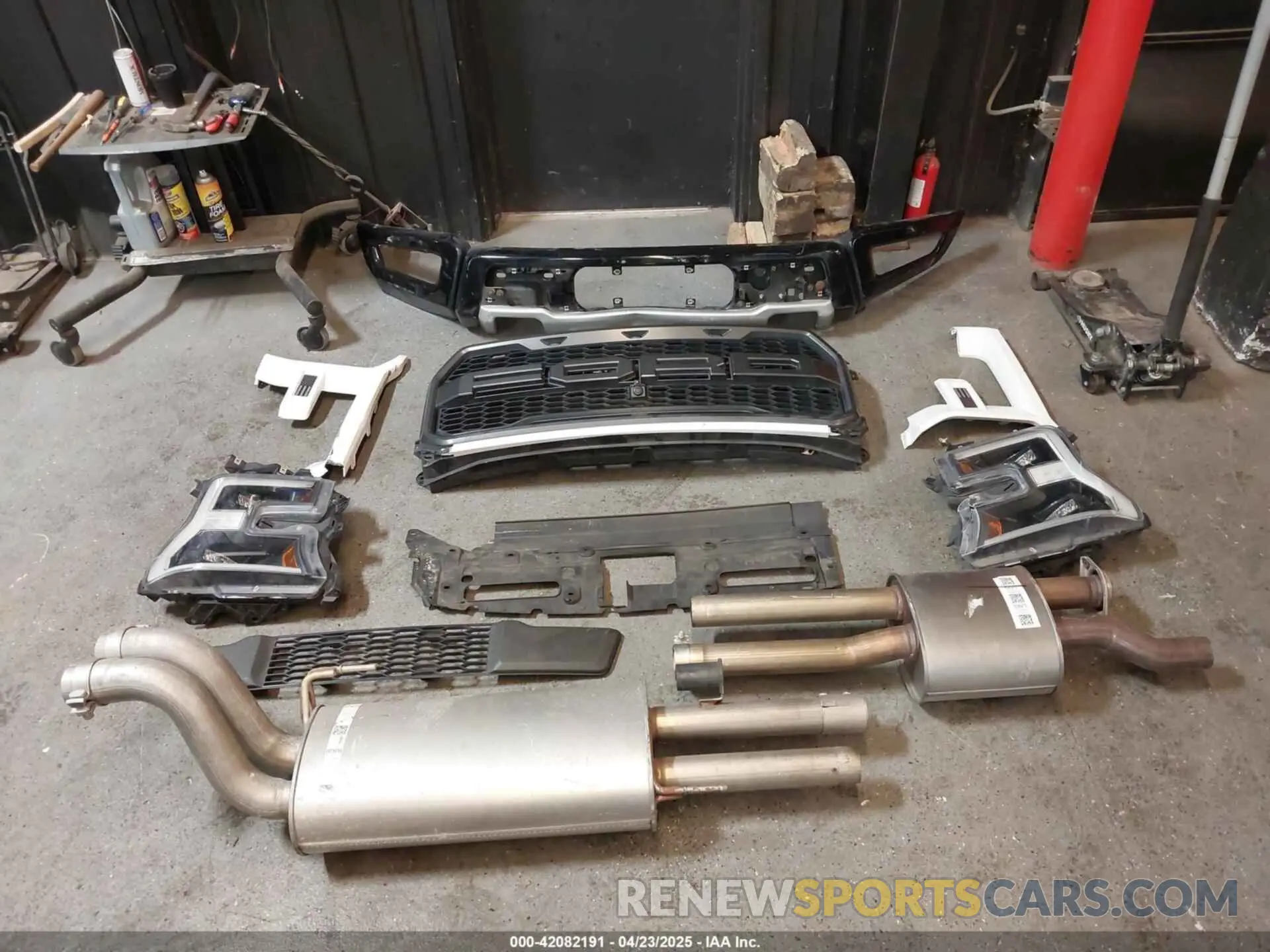 12 Photograph of a damaged car 1FTFW1RG3KFC98445 FORD F-150 2019