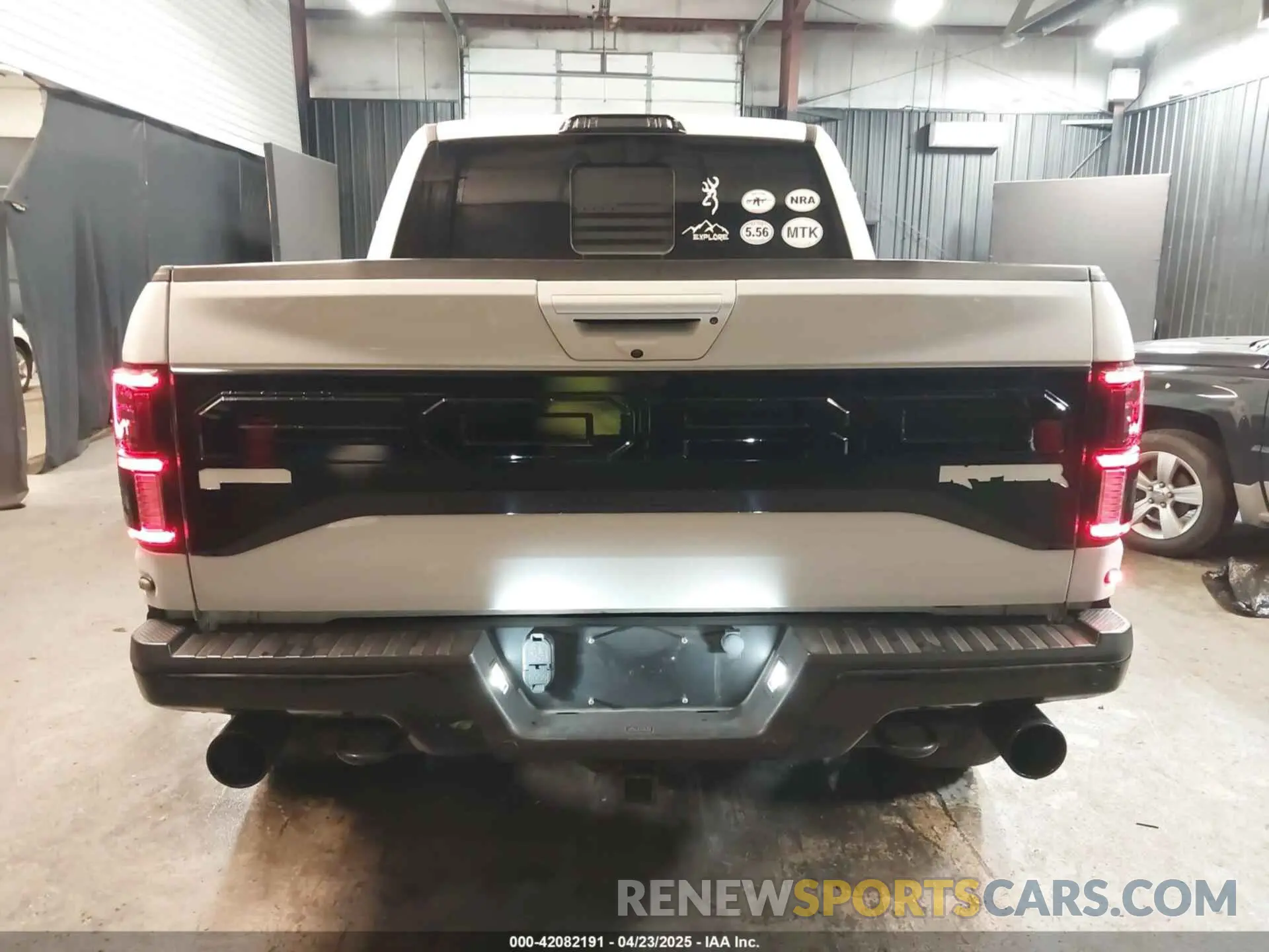 17 Photograph of a damaged car 1FTFW1RG3KFC98445 FORD F-150 2019