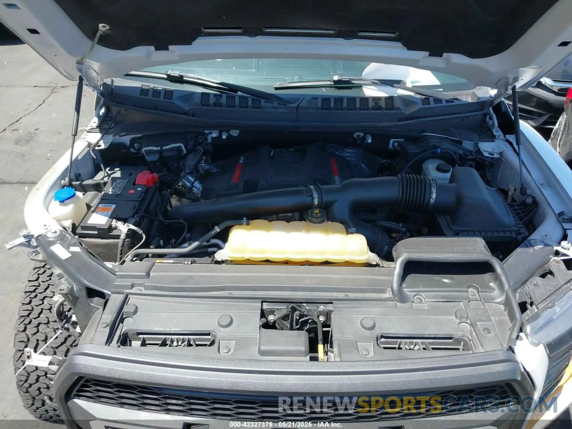 10 Photograph of a damaged car 1FTFW1RG4KFC09076 FORD F-150 2019