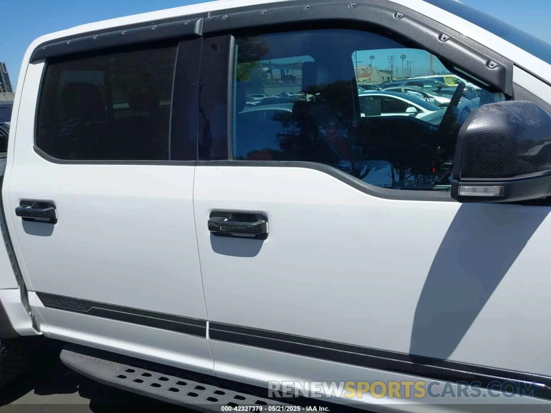 14 Photograph of a damaged car 1FTFW1RG4KFC09076 FORD F-150 2019