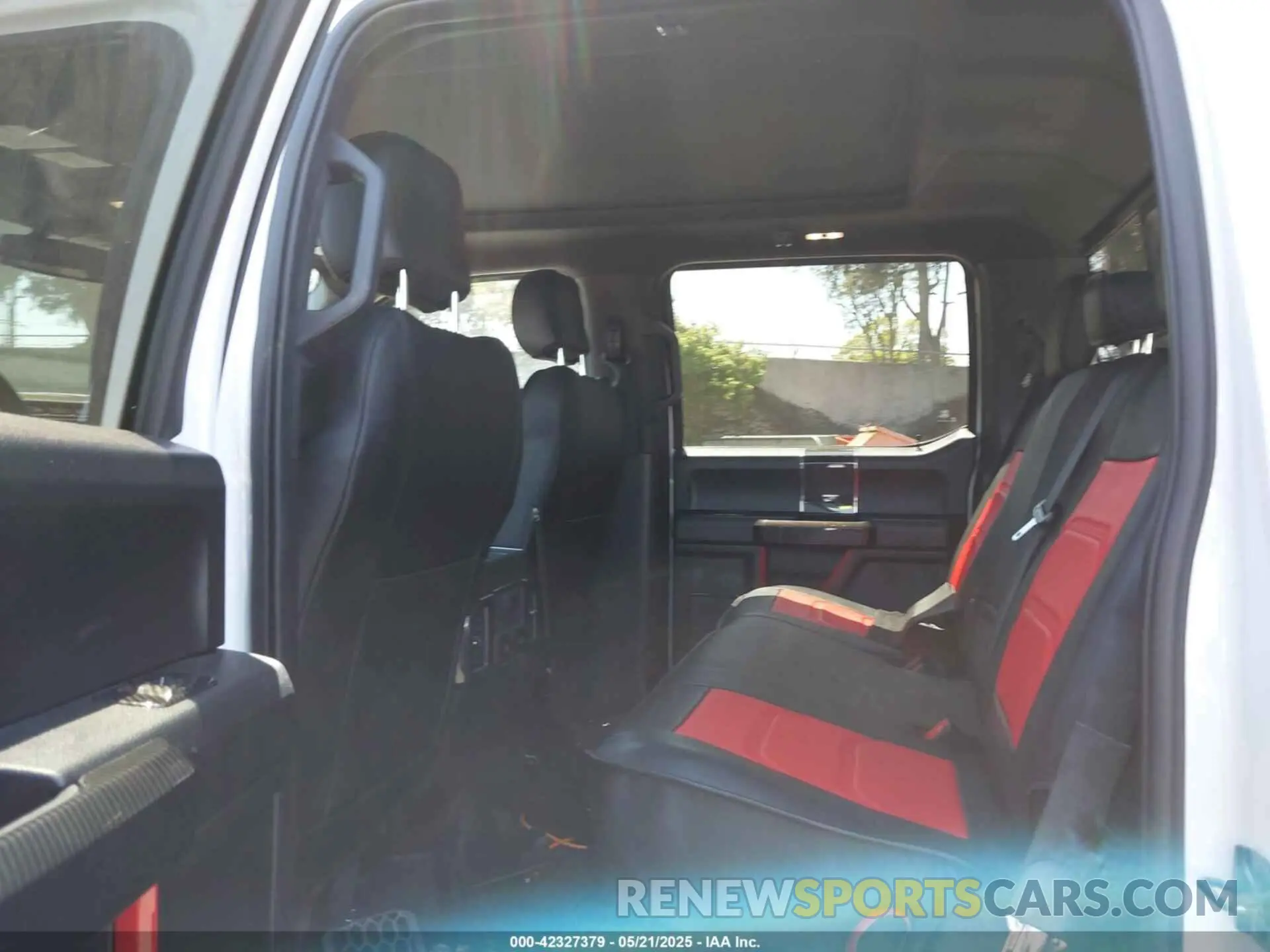 22 Photograph of a damaged car 1FTFW1RG4KFC09076 FORD F-150 2019
