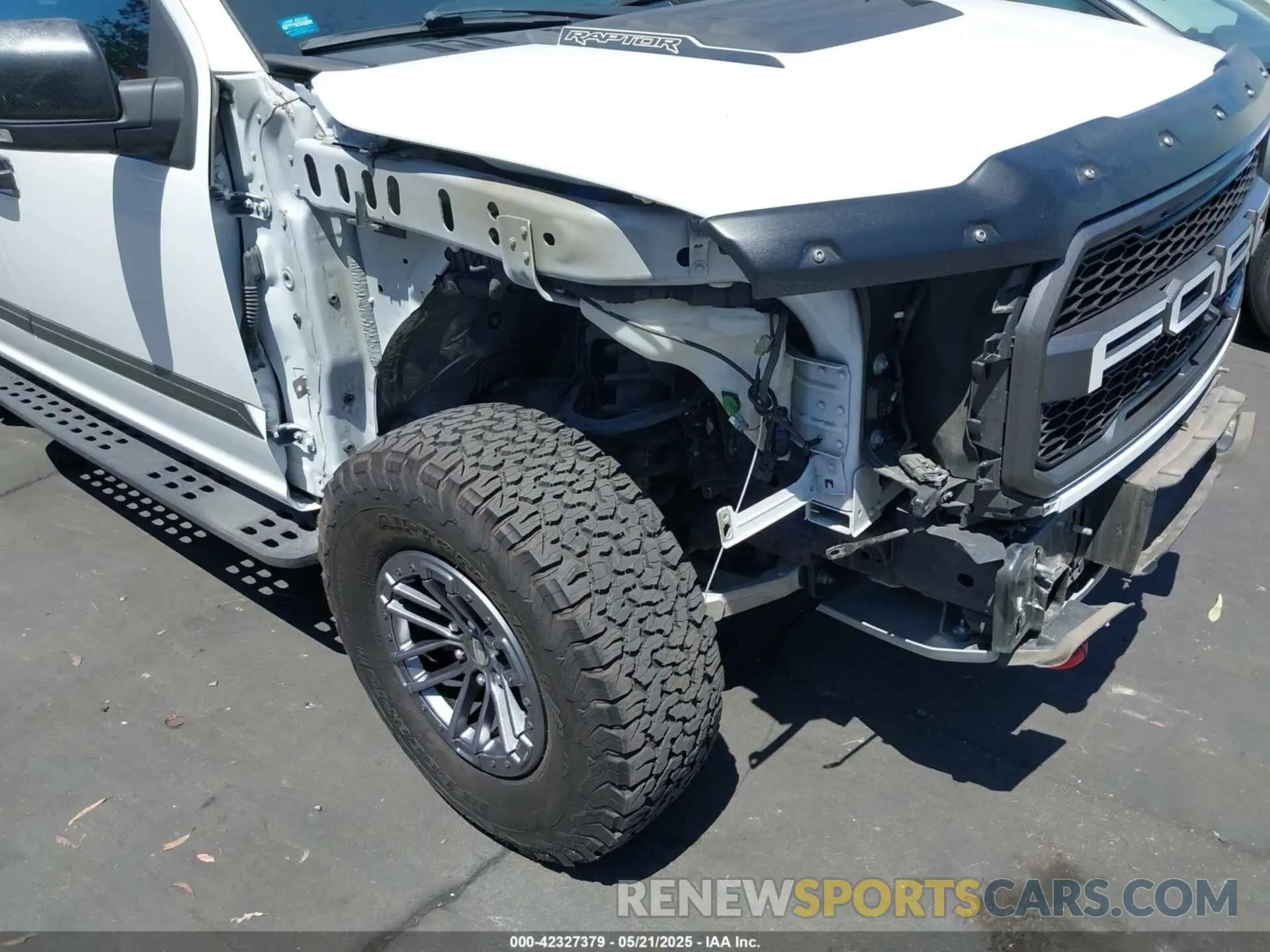 6 Photograph of a damaged car 1FTFW1RG4KFC09076 FORD F-150 2019