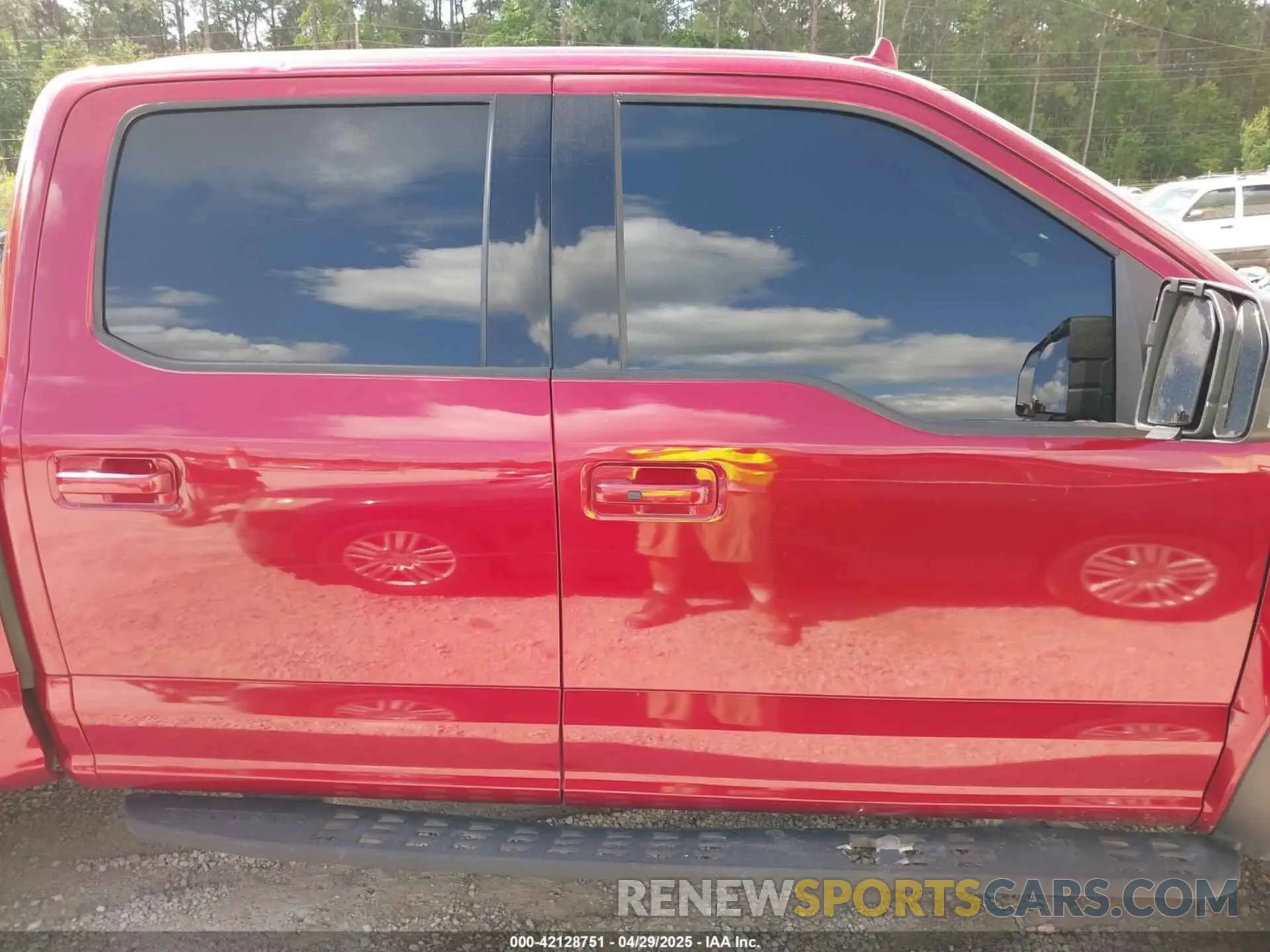 14 Photograph of a damaged car 1FTFW1RG4KFD16709 FORD F-150 2019