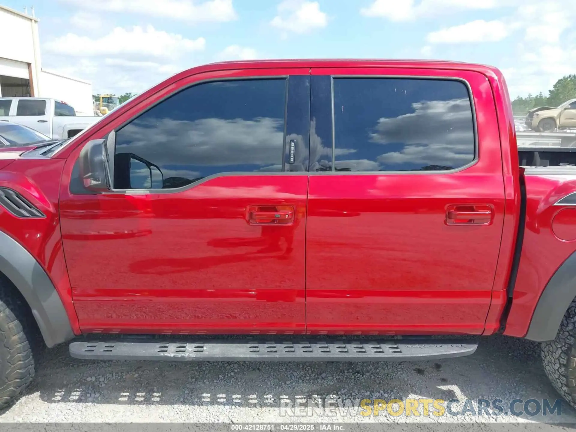 15 Photograph of a damaged car 1FTFW1RG4KFD16709 FORD F-150 2019