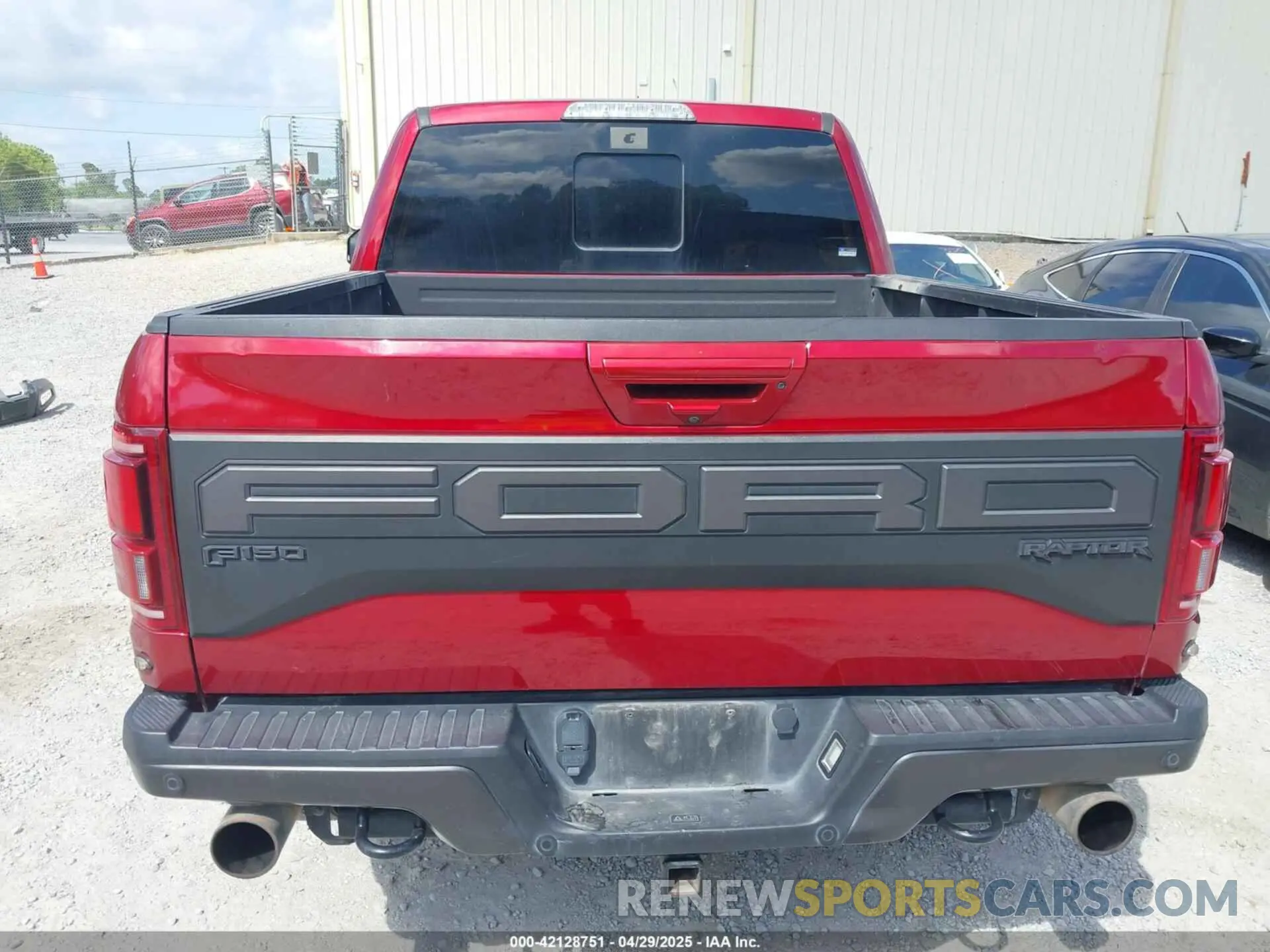 17 Photograph of a damaged car 1FTFW1RG4KFD16709 FORD F-150 2019
