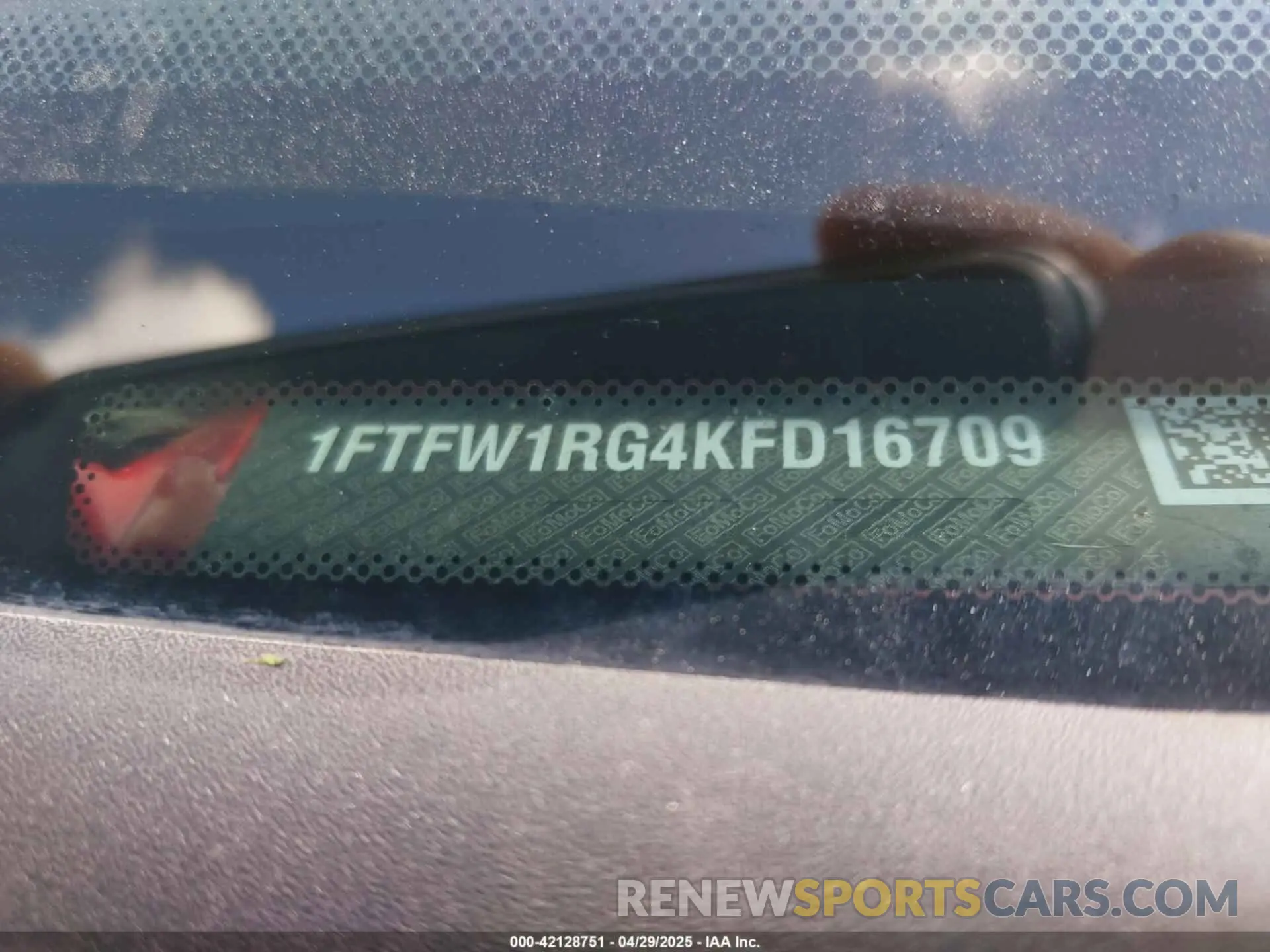 9 Photograph of a damaged car 1FTFW1RG4KFD16709 FORD F-150 2019