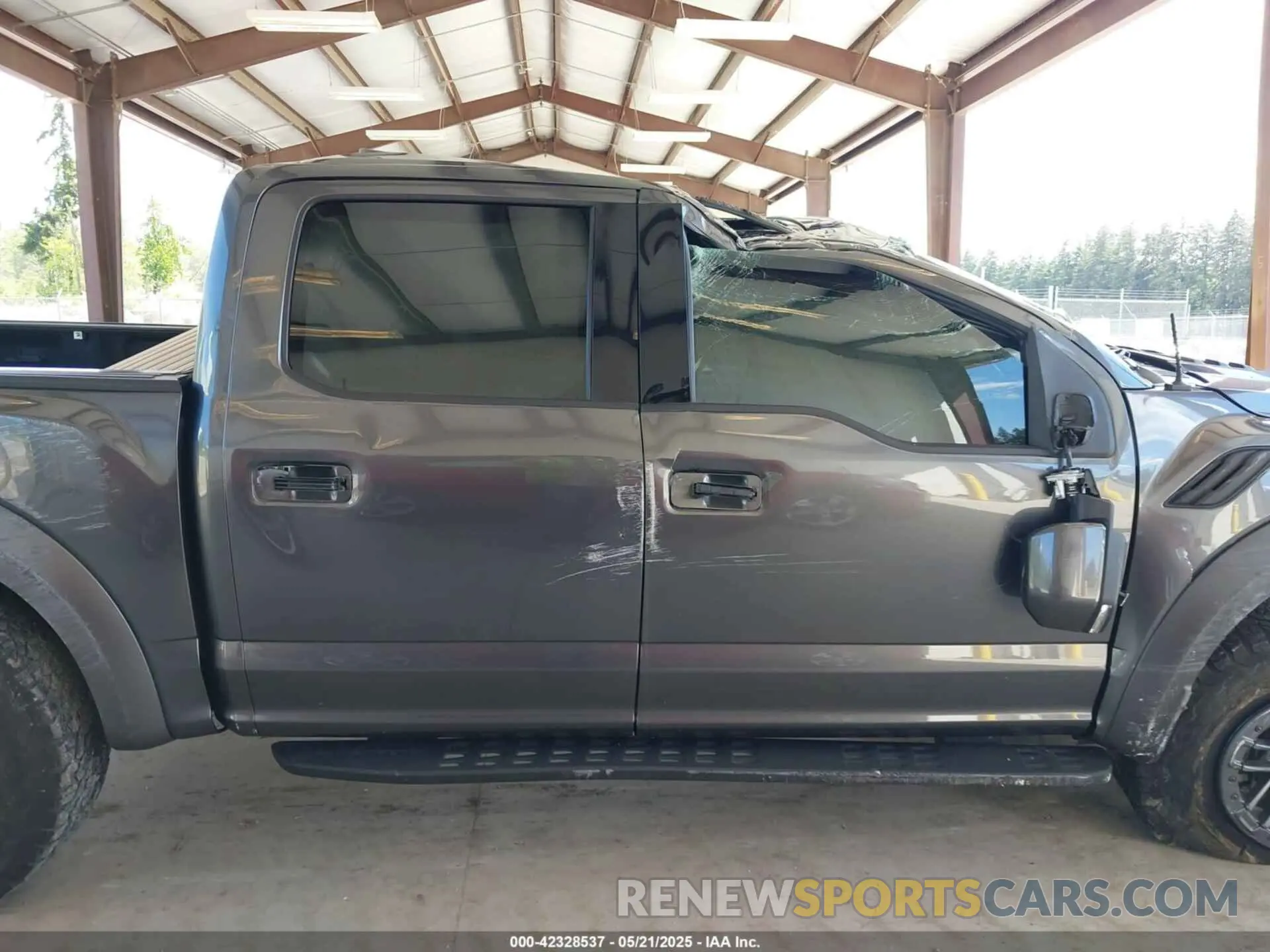 13 Photograph of a damaged car 1FTFW1RG5KFC70999 FORD F-150 2019