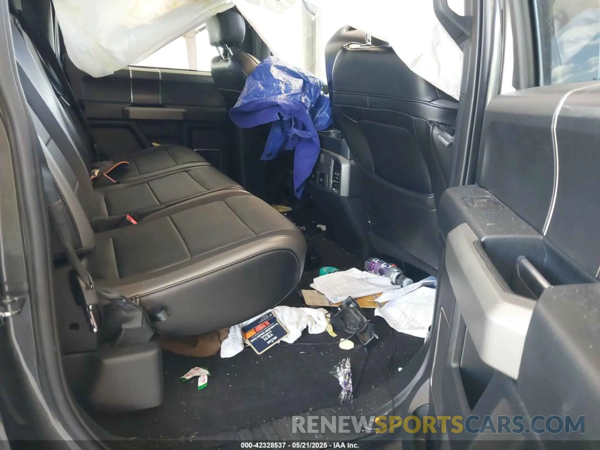 8 Photograph of a damaged car 1FTFW1RG5KFC70999 FORD F-150 2019