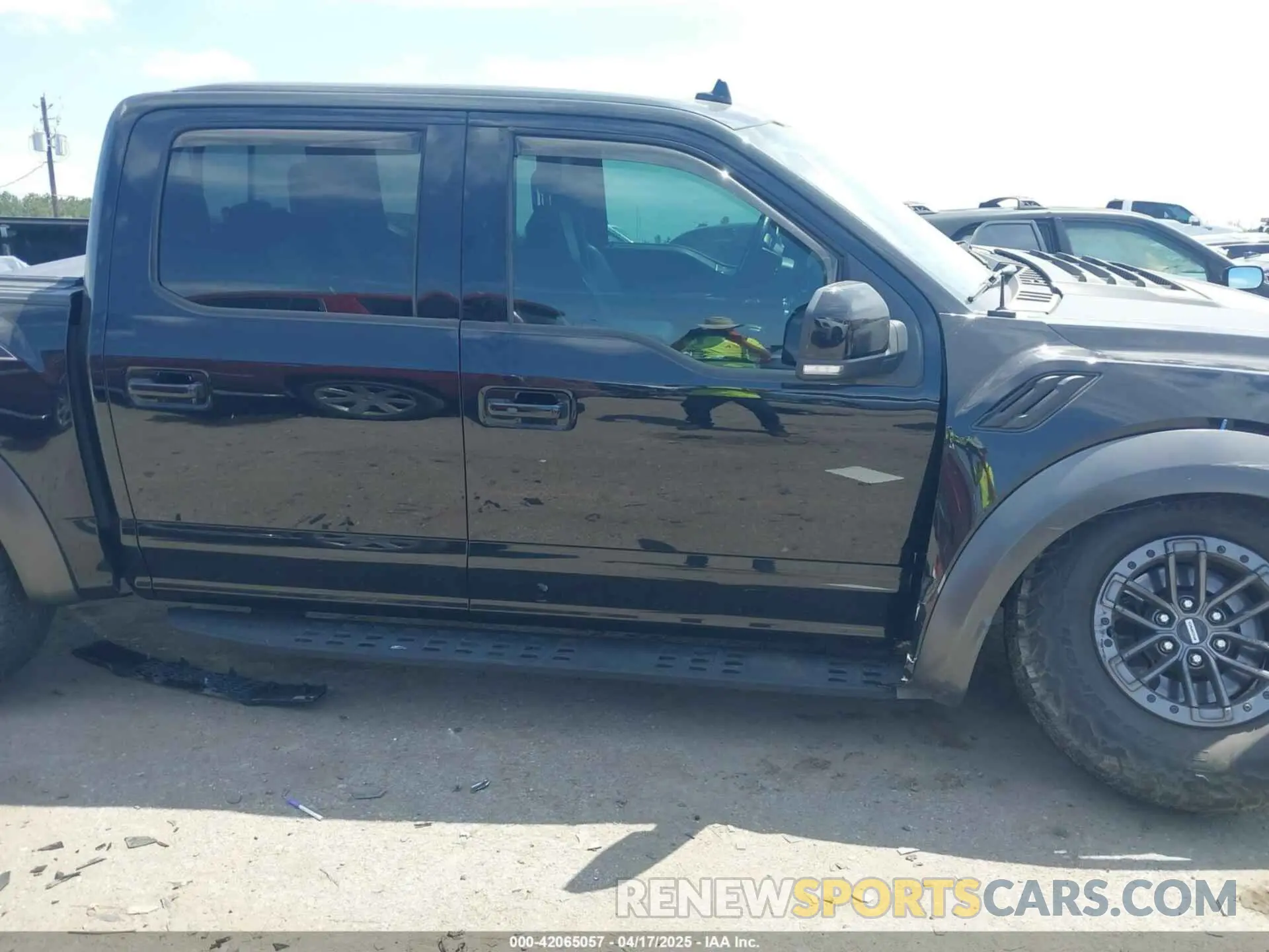 13 Photograph of a damaged car 1FTFW1RG6KFD00172 FORD F-150 2019