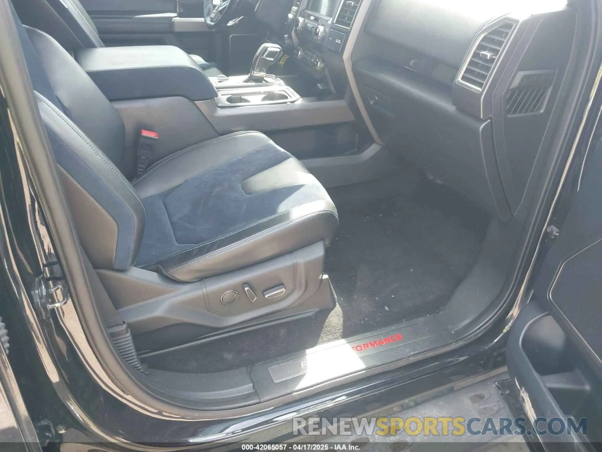 5 Photograph of a damaged car 1FTFW1RG6KFD00172 FORD F-150 2019